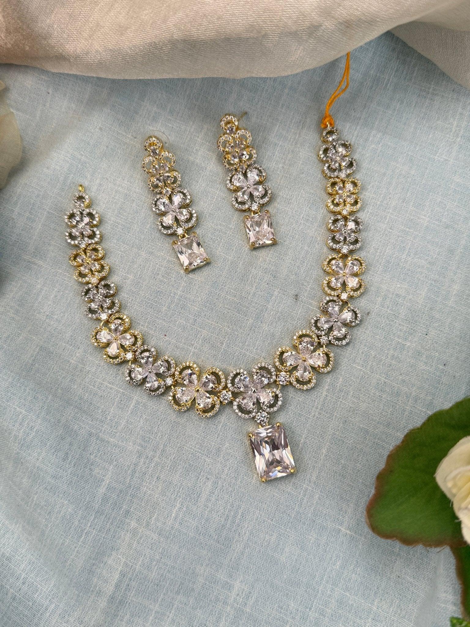 Luxurious Gold Stone Short Necklace Set 489 - Mahilas