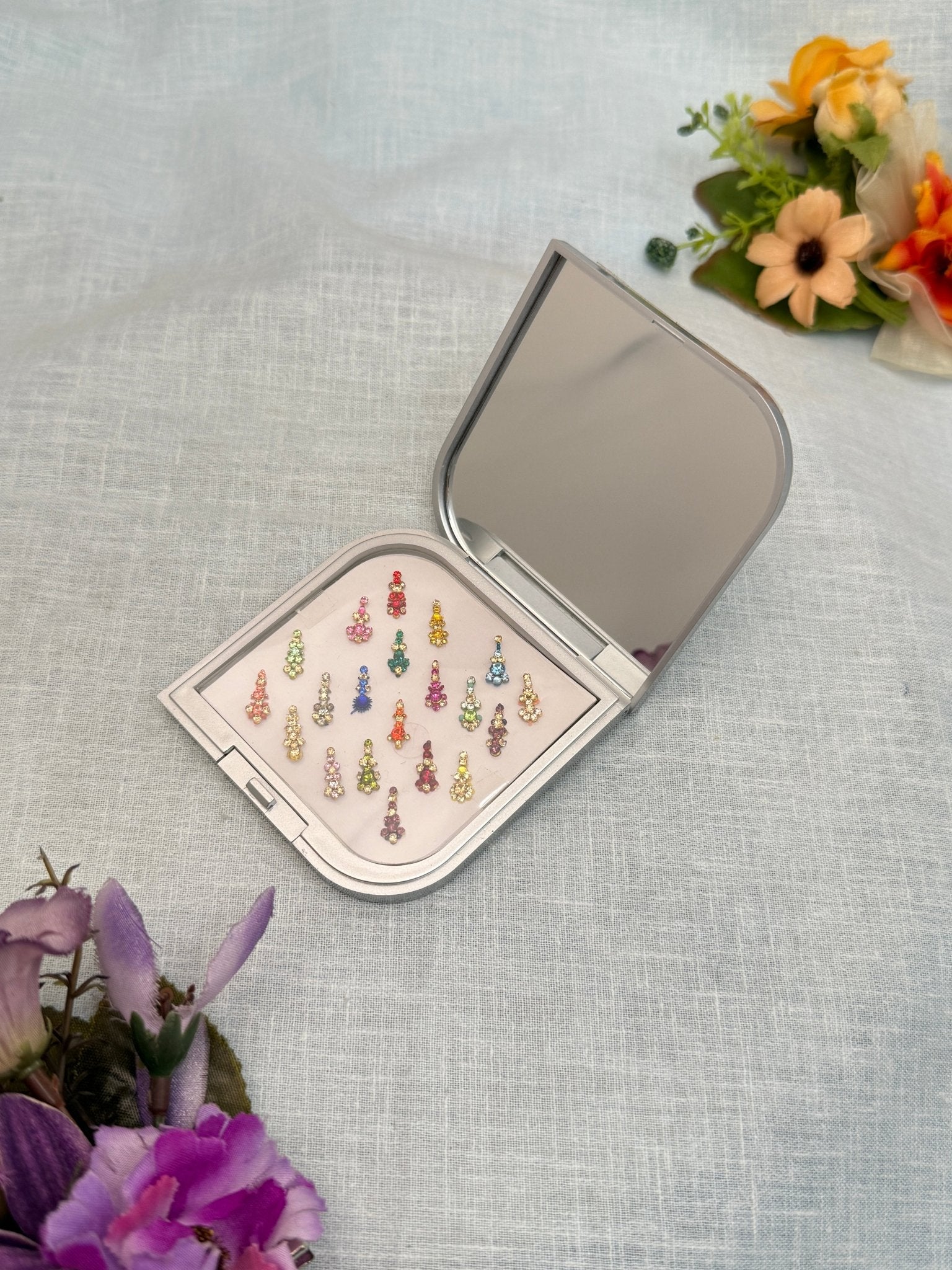Luxurious Grand Bindi Box 010 - Mahilas