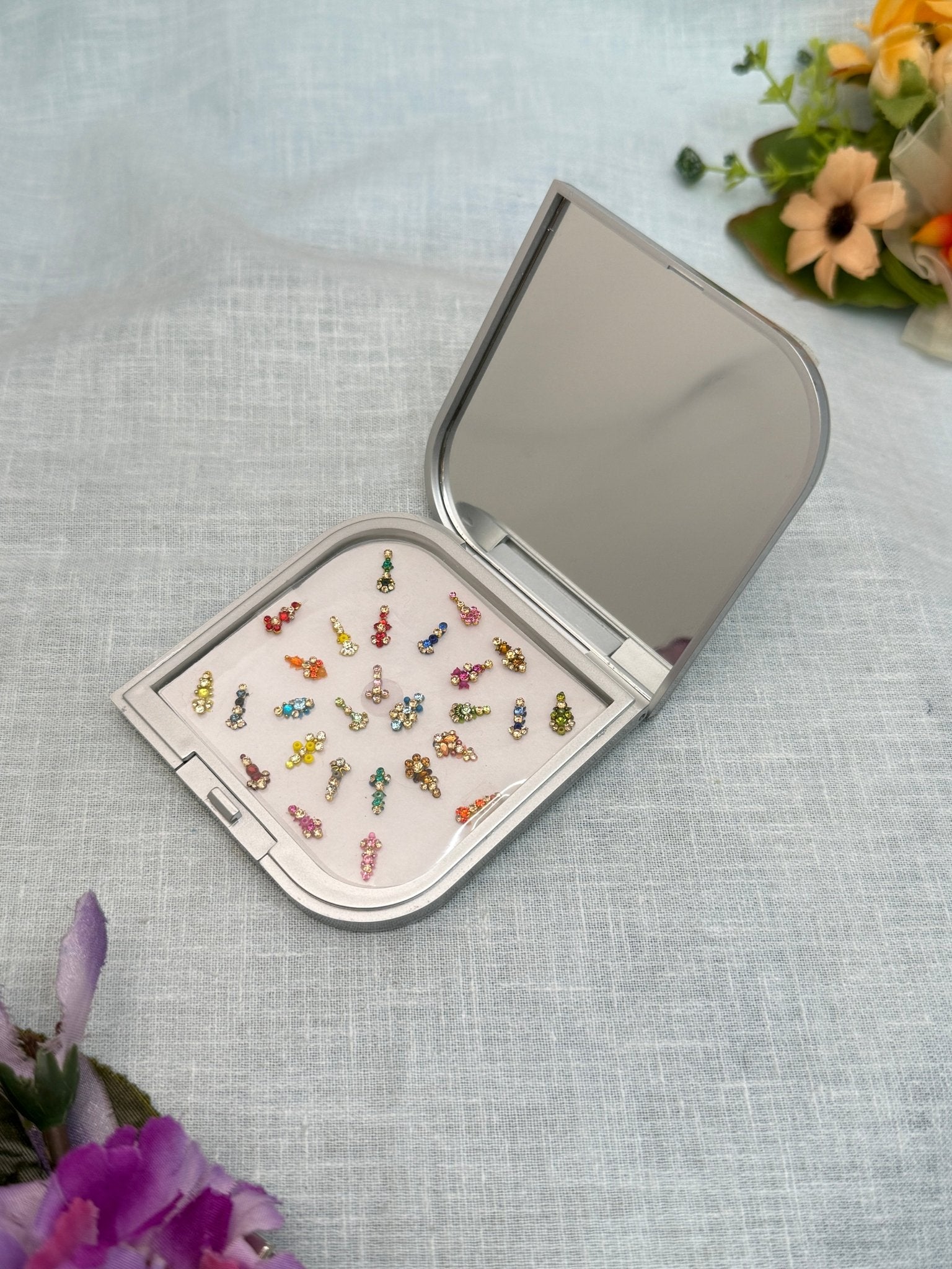 Luxurious Grand Bindi Box 020 - Mahilas