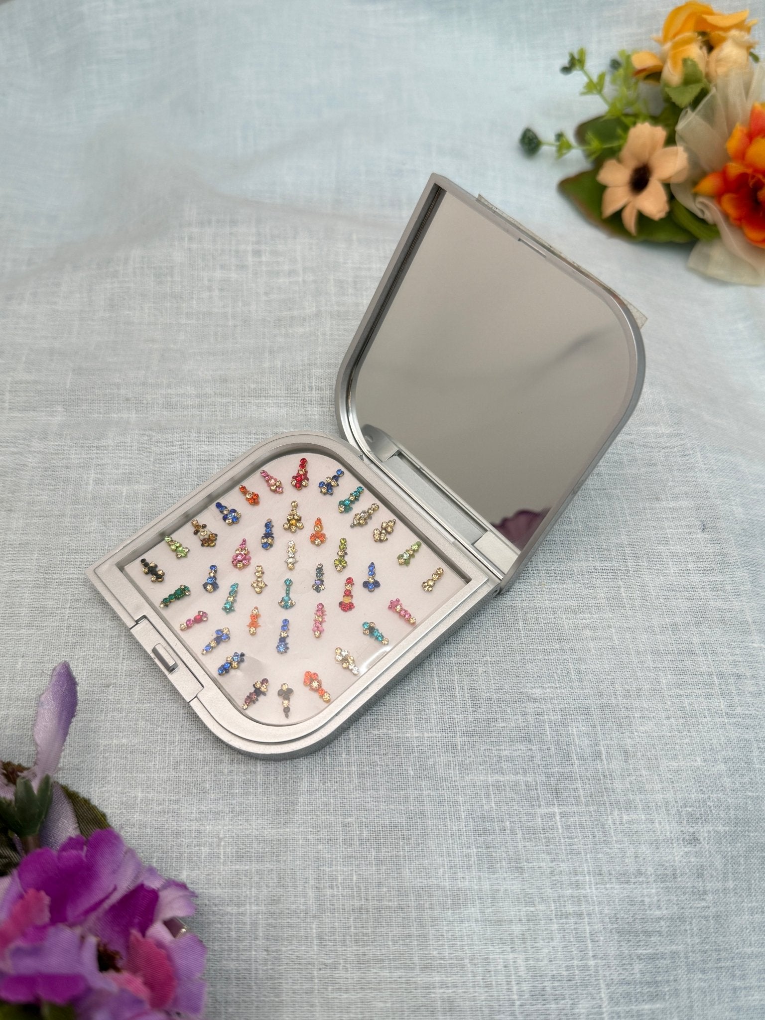 Luxurious Grand Bindi Box 022 - Mahilas