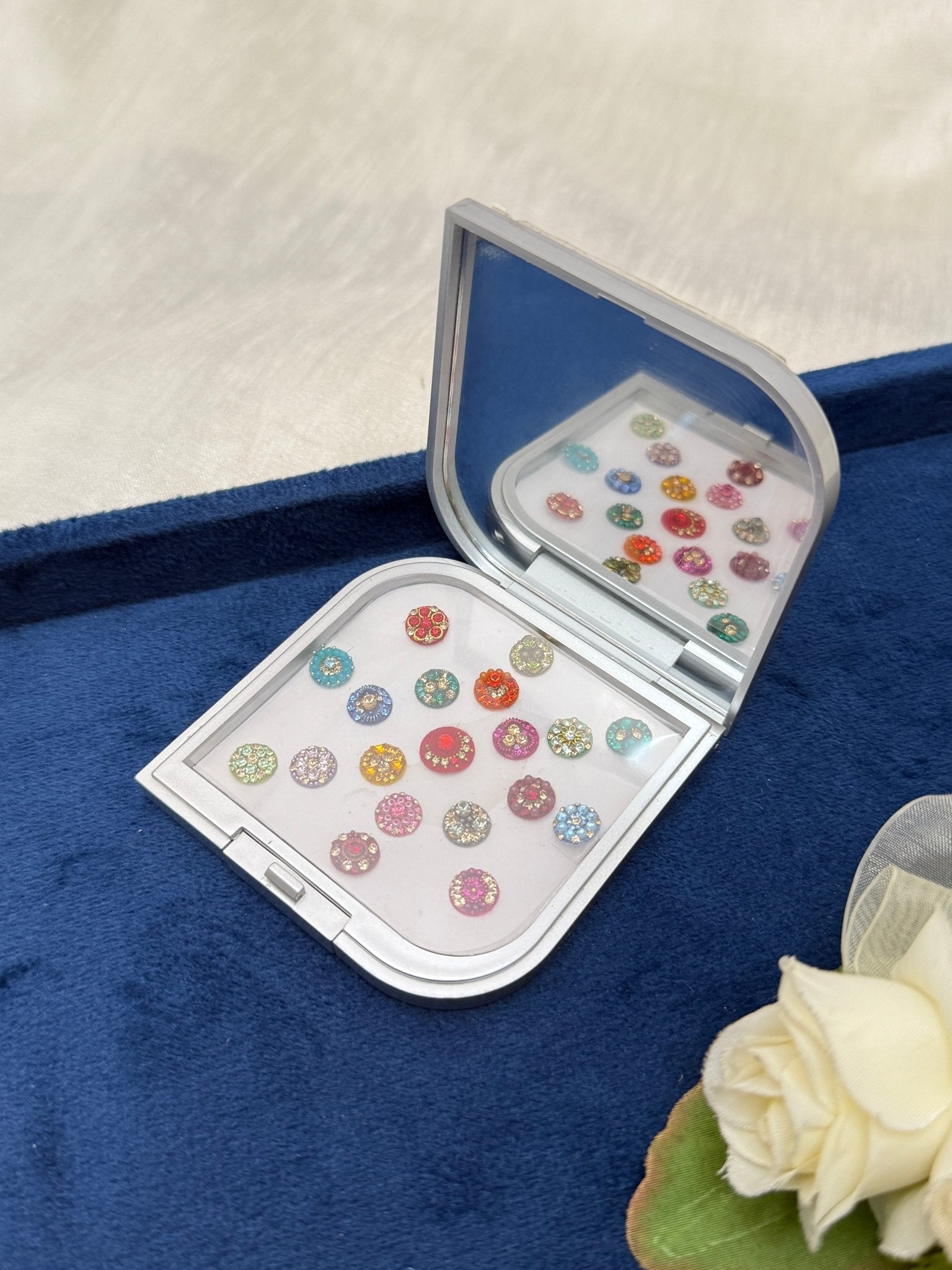 Luxurious Grand Bindi Box 178 - Mahilas