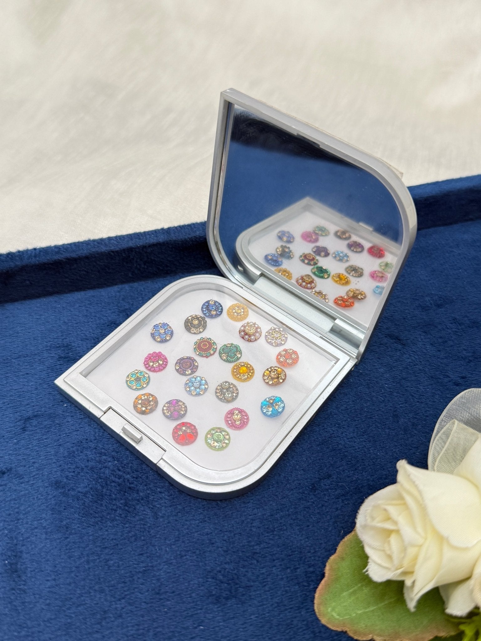 Luxurious Grand Bindi Box 179 - Mahilas