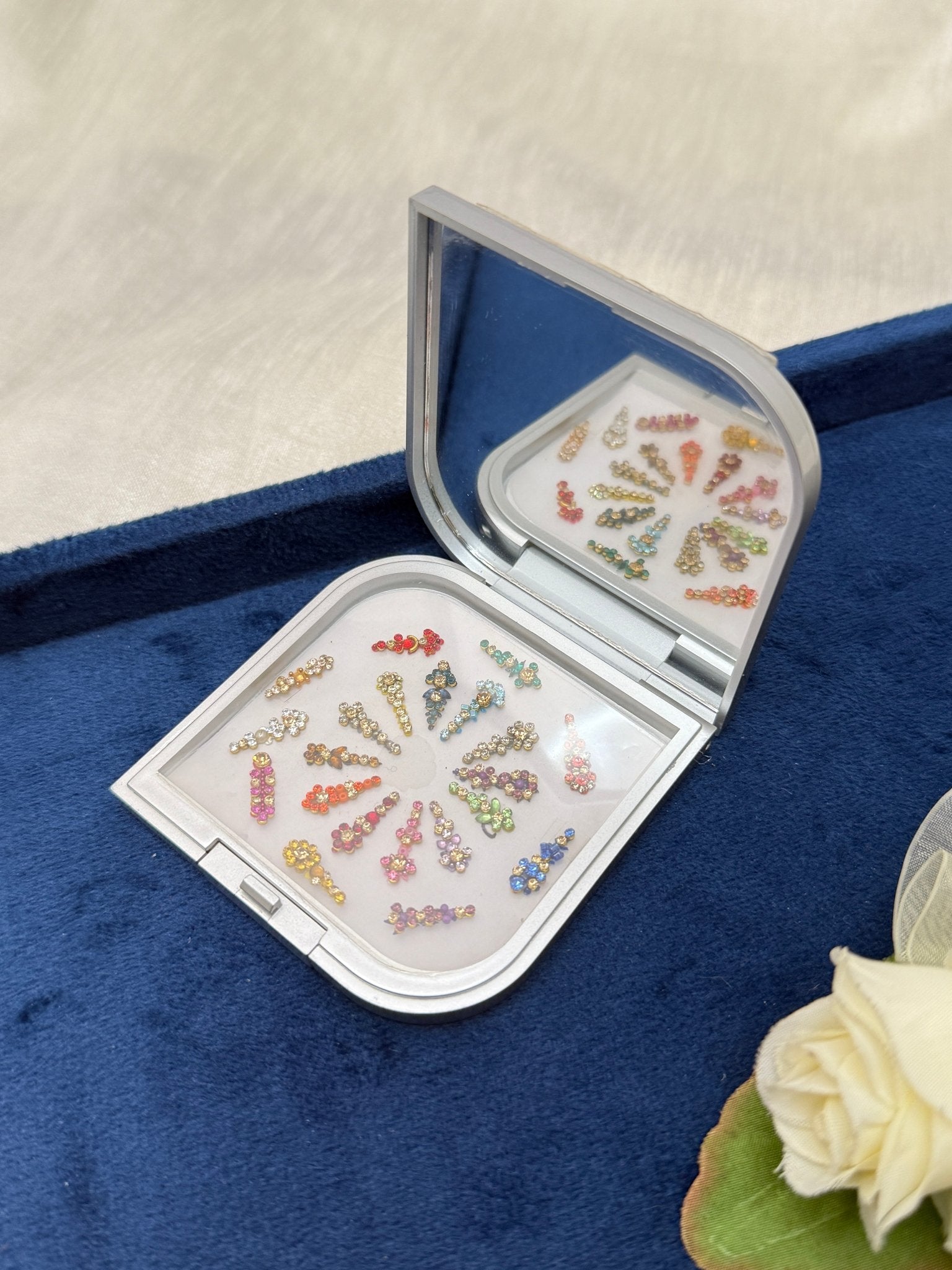 Luxurious Grand Bindi Box 181 - Mahilas