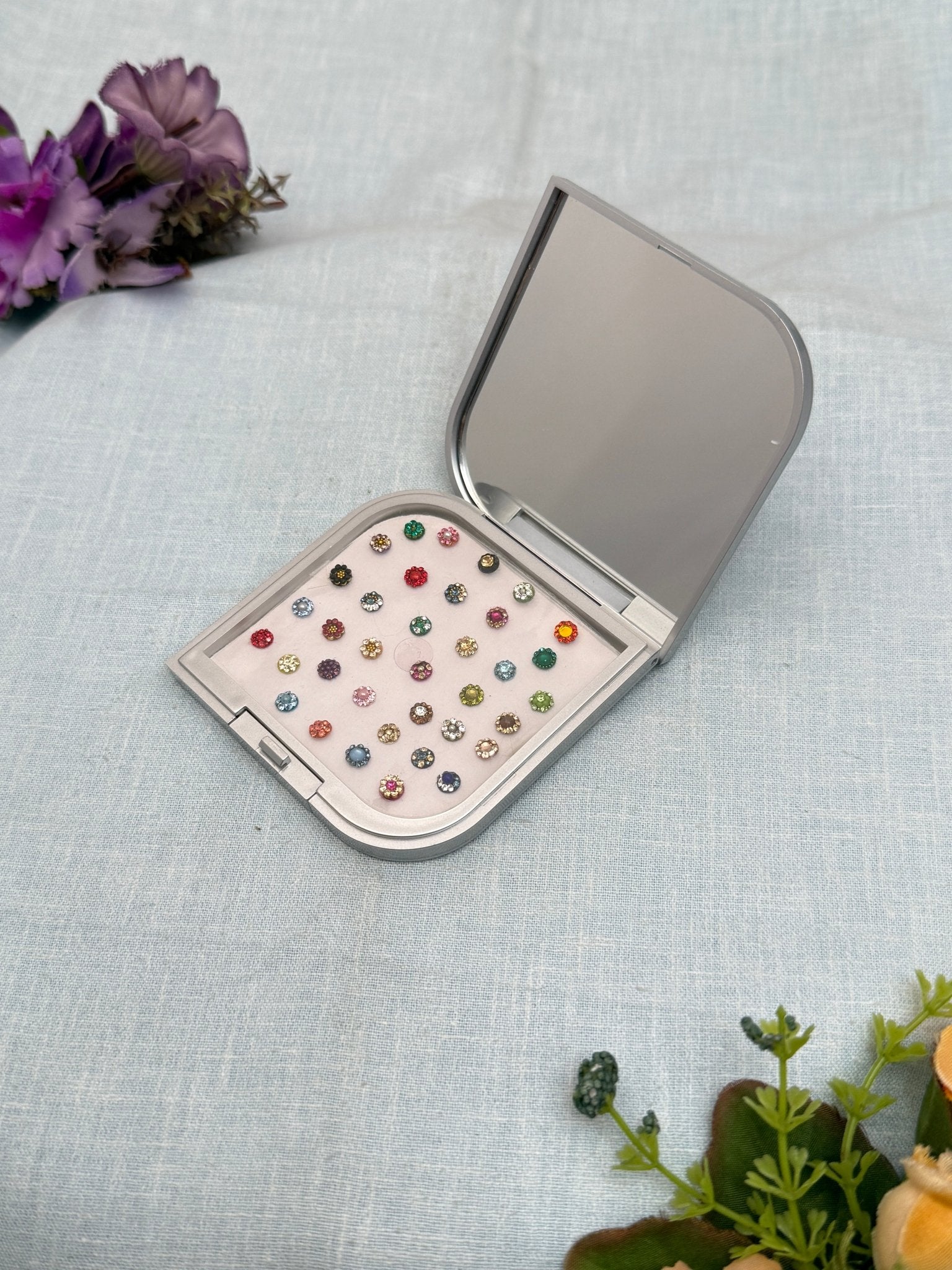 Luxurious Grand Bindi Box 255 - Mahilas