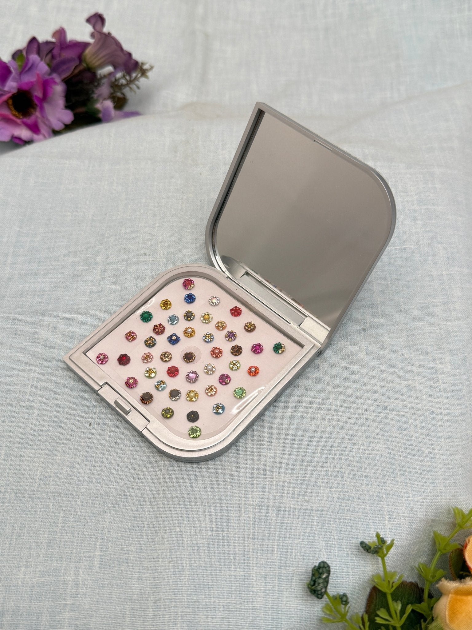 Luxurious Grand Bindi Box 259 - Mahilas