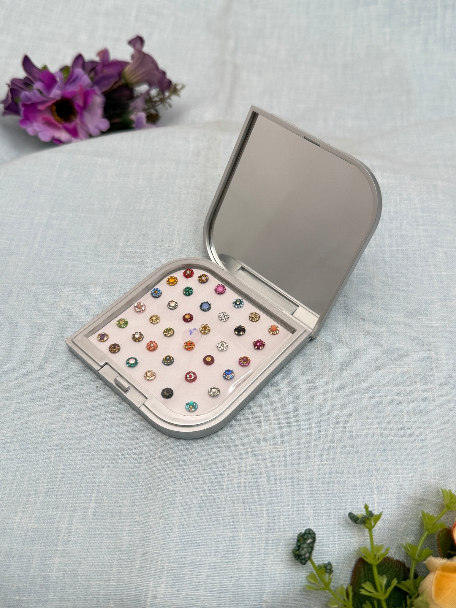 Luxurious Grand Bindi Box 260 - Mahilas