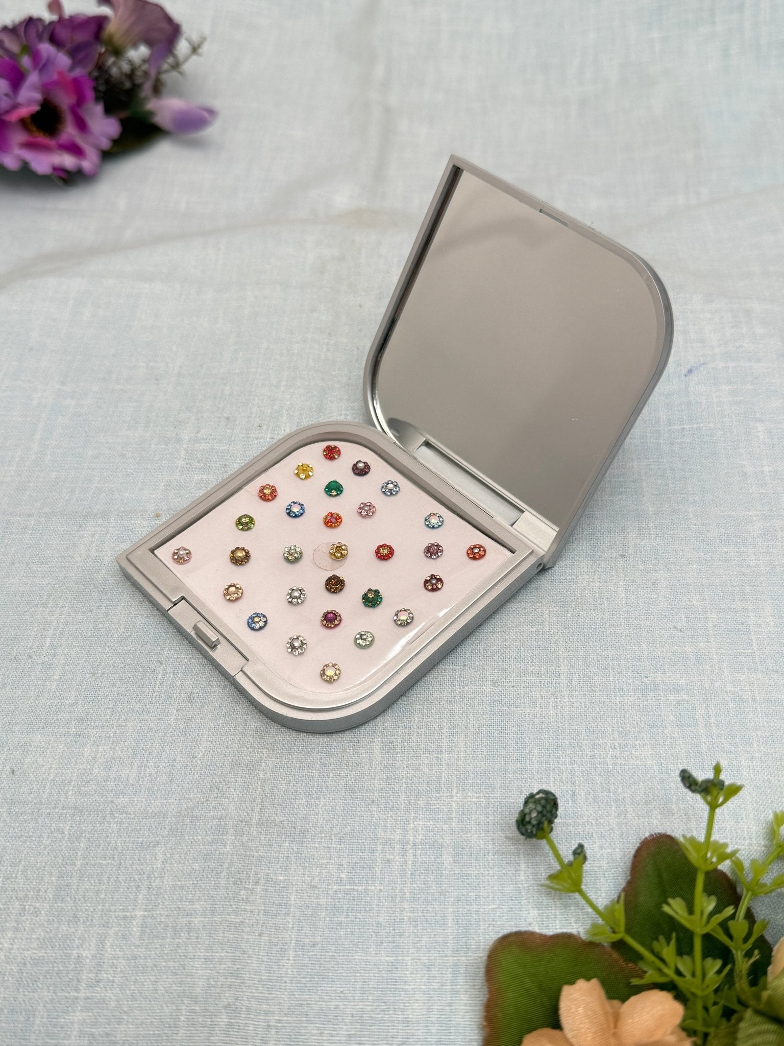 Luxurious Grand Bindi Box 270 - Mahilas