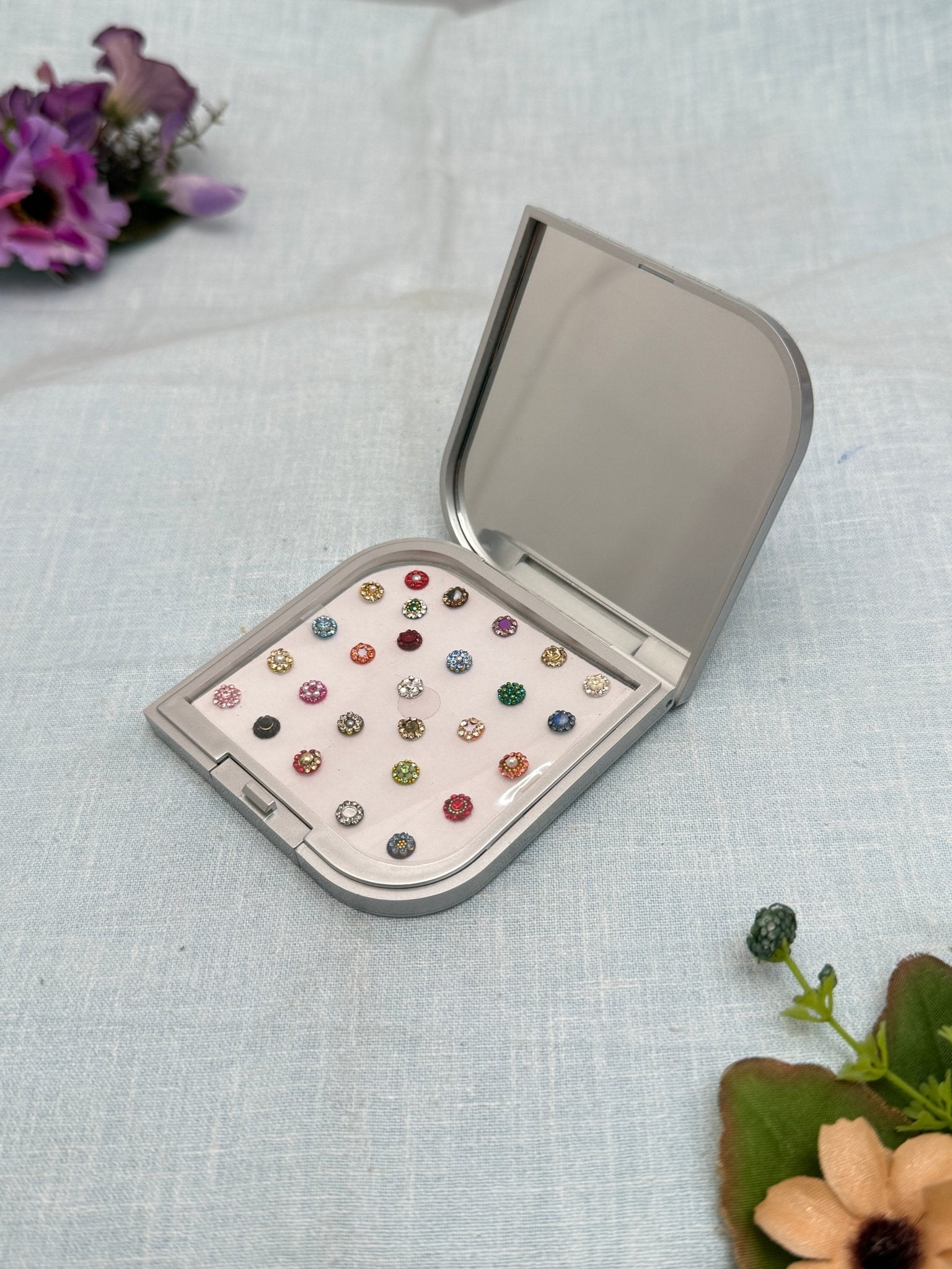 Luxurious Grand Bindi Box 275 - Mahilas