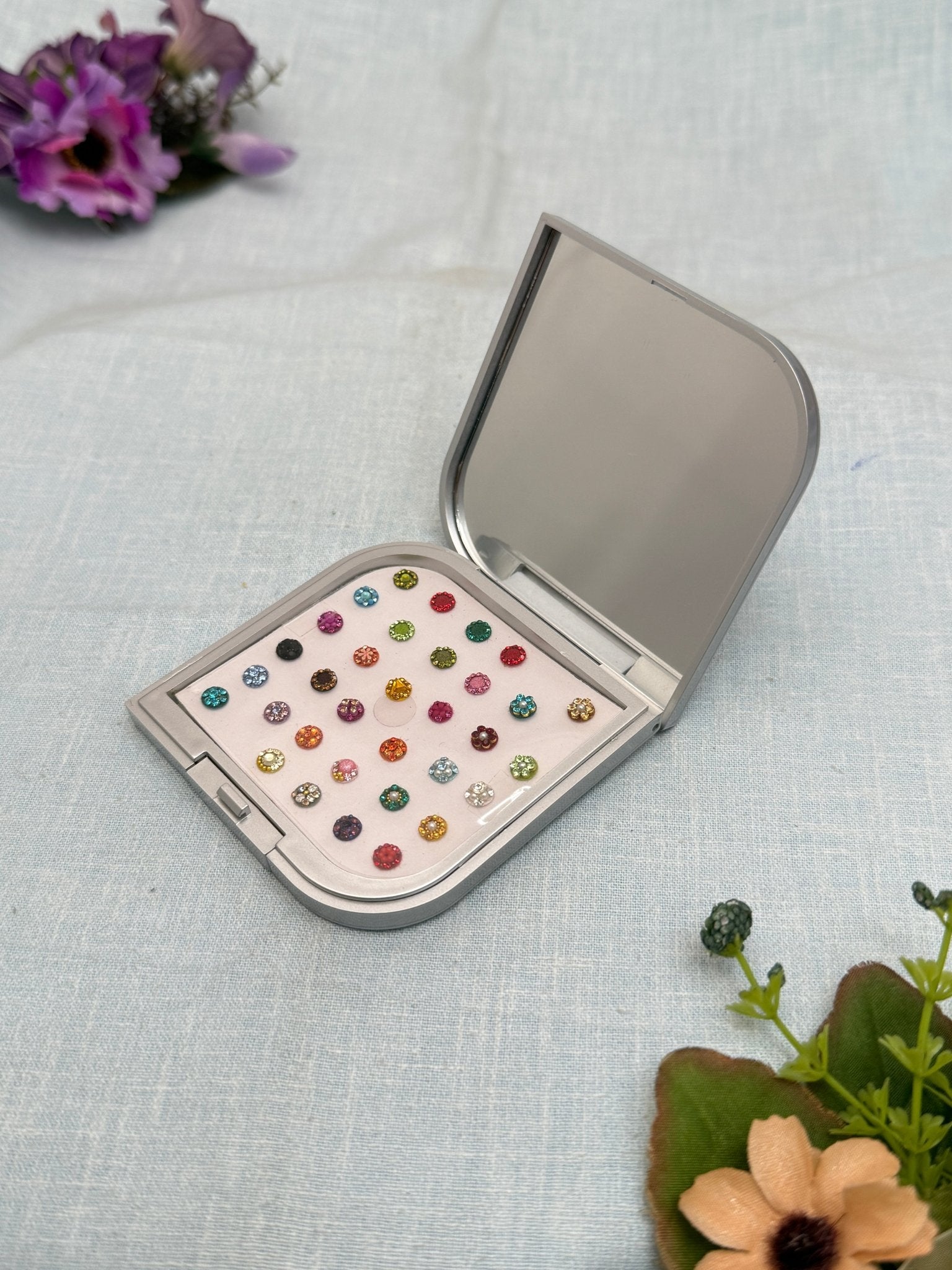 Luxurious Grand Bindi Box 276 - Mahilas