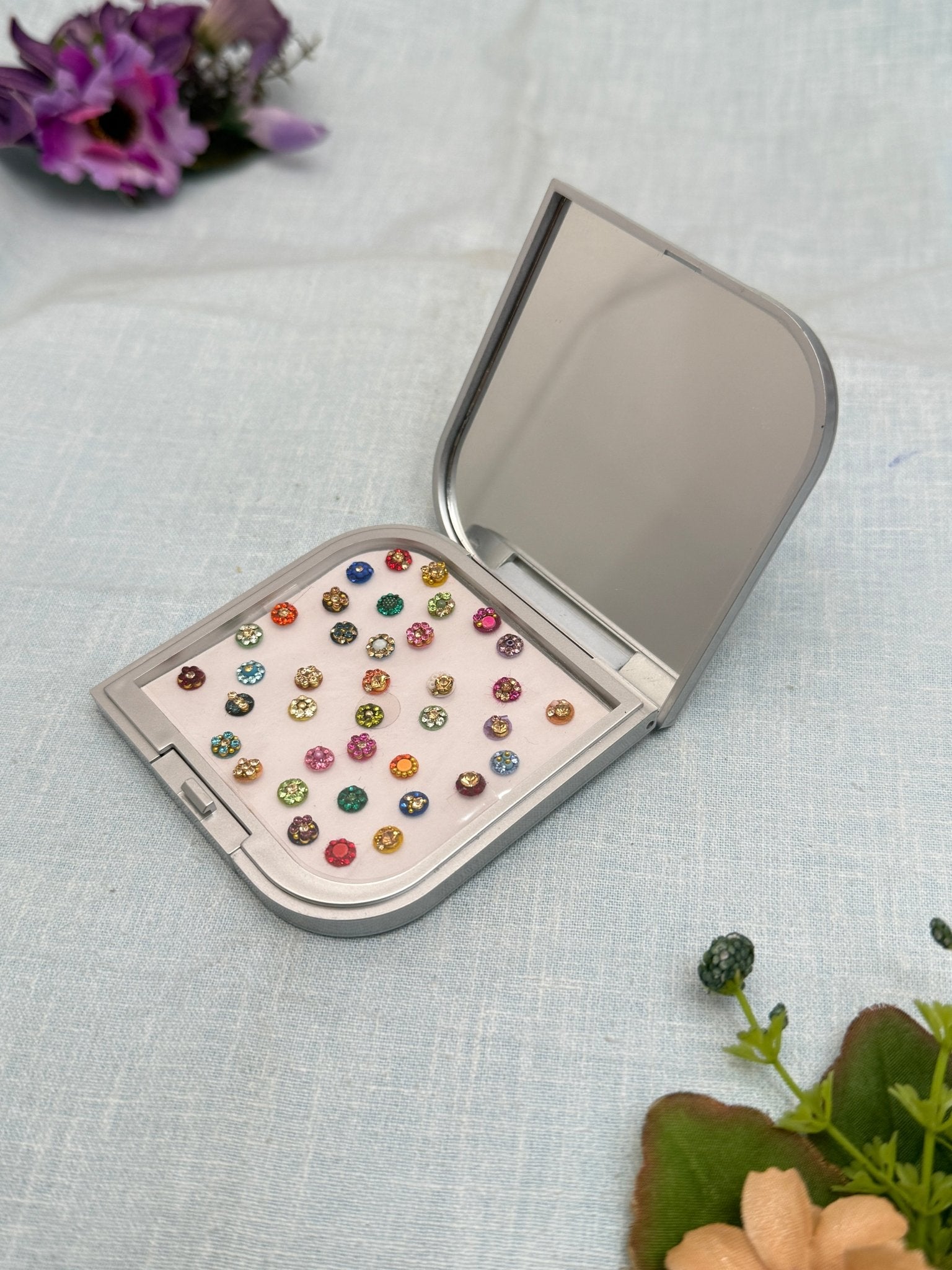 Luxurious Grand Bindi Box 281 - Mahilas