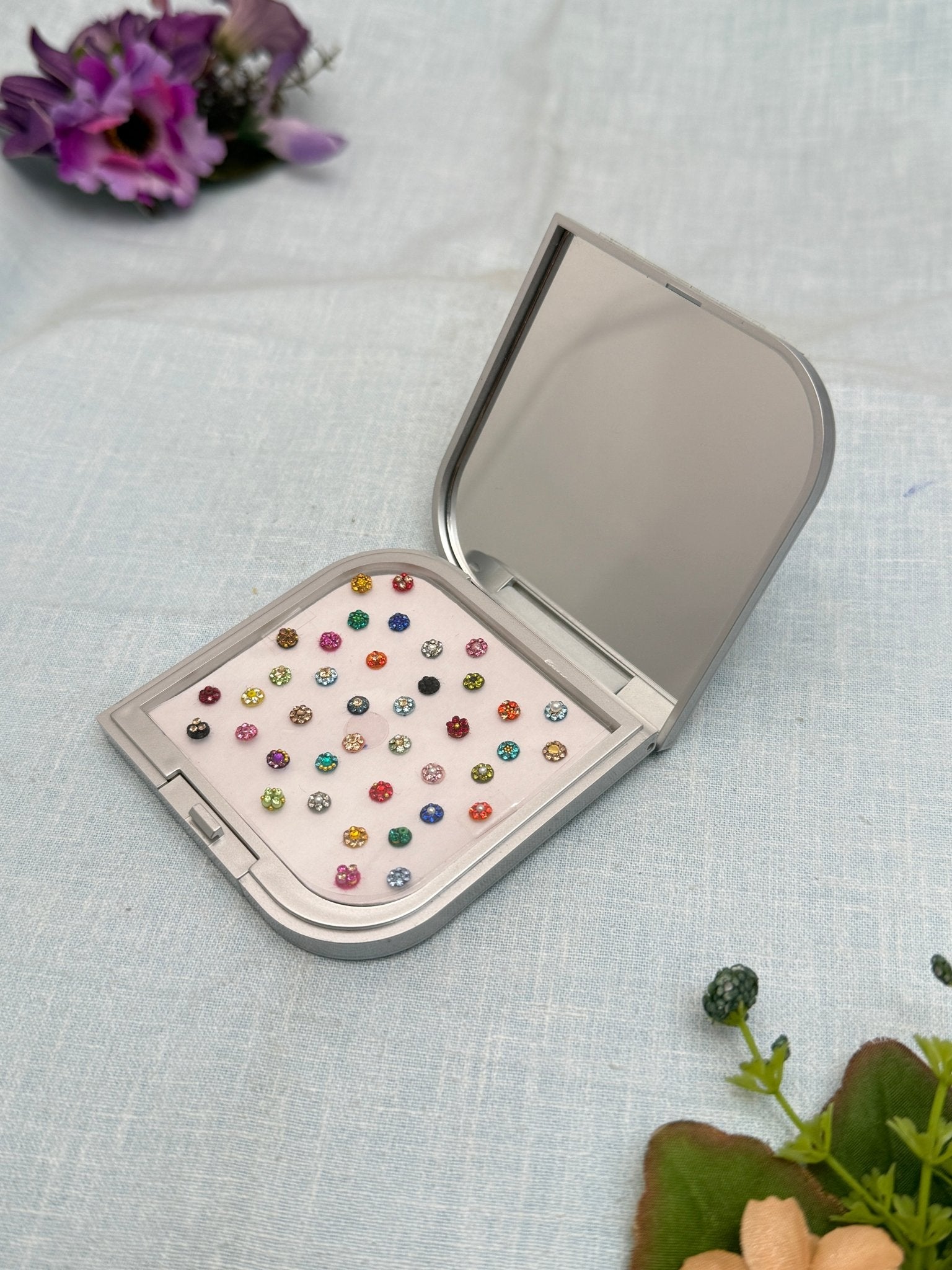 Luxurious Grand Bindi Box 283 - Mahilas
