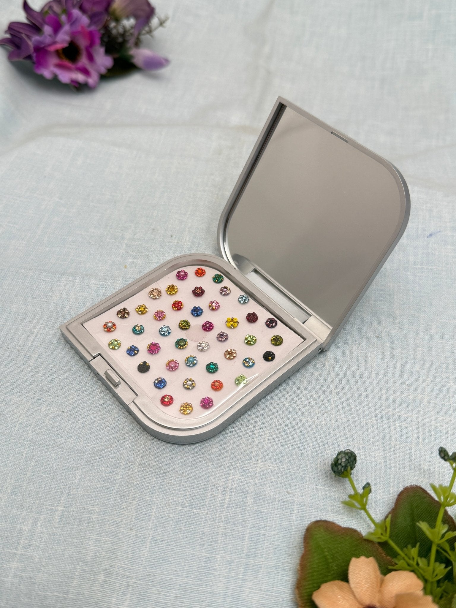 Luxurious Grand Bindi Box 286 - Mahilas