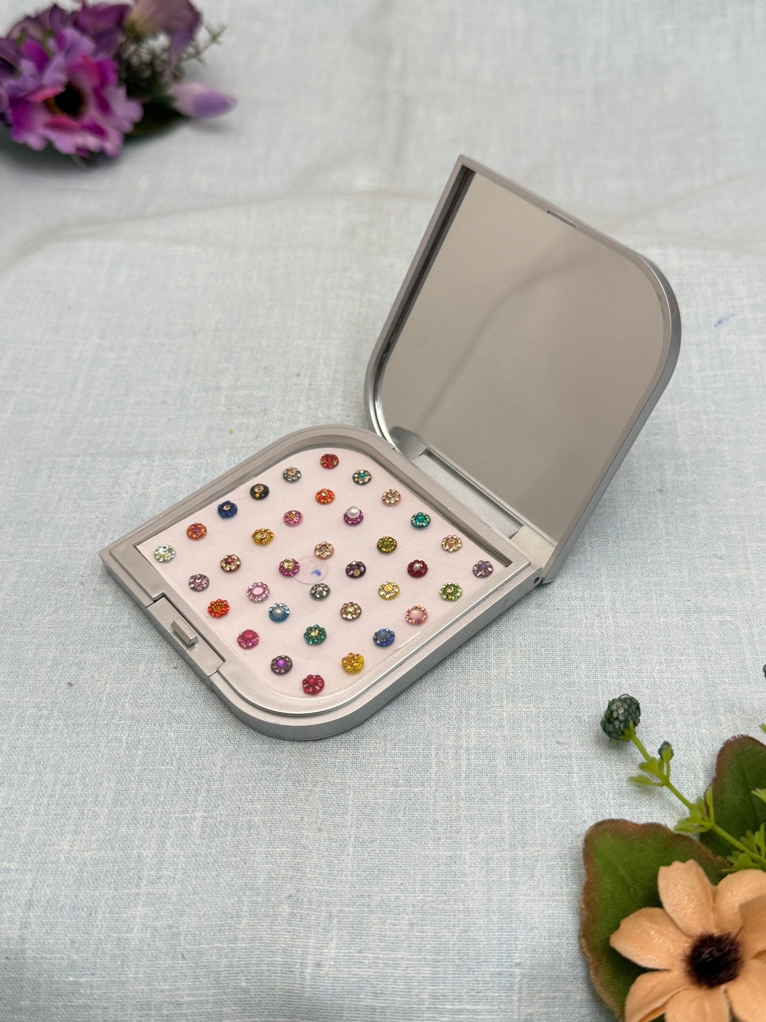 Luxurious Grand Bindi Box 288 - Mahilas