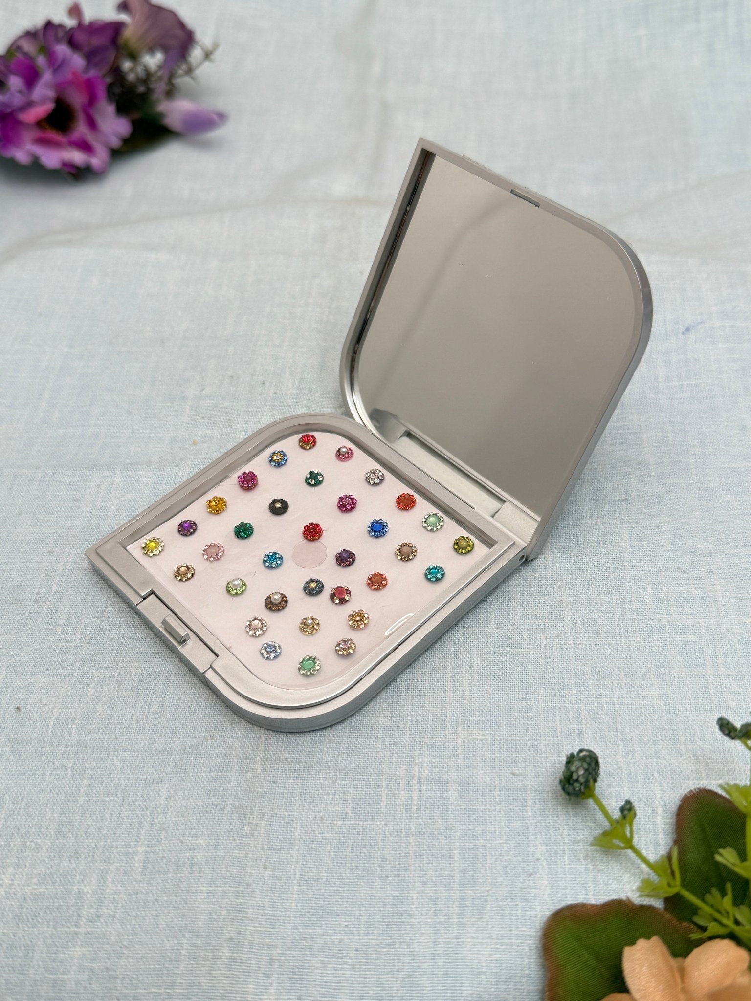 Luxurious Grand Bindi Box 303 - Mahilas
