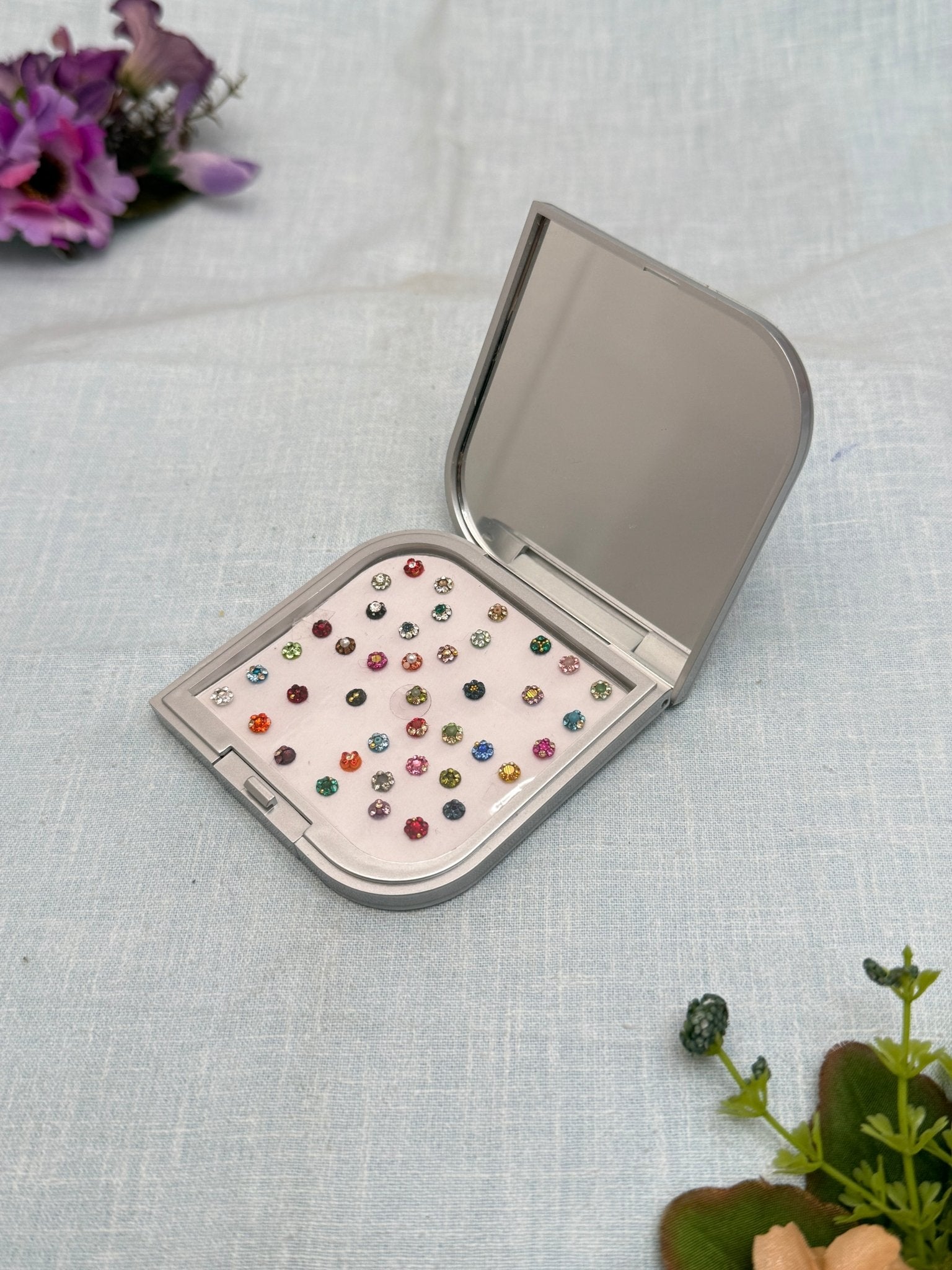 Luxurious Grand Bindi Box 307 - Mahilas