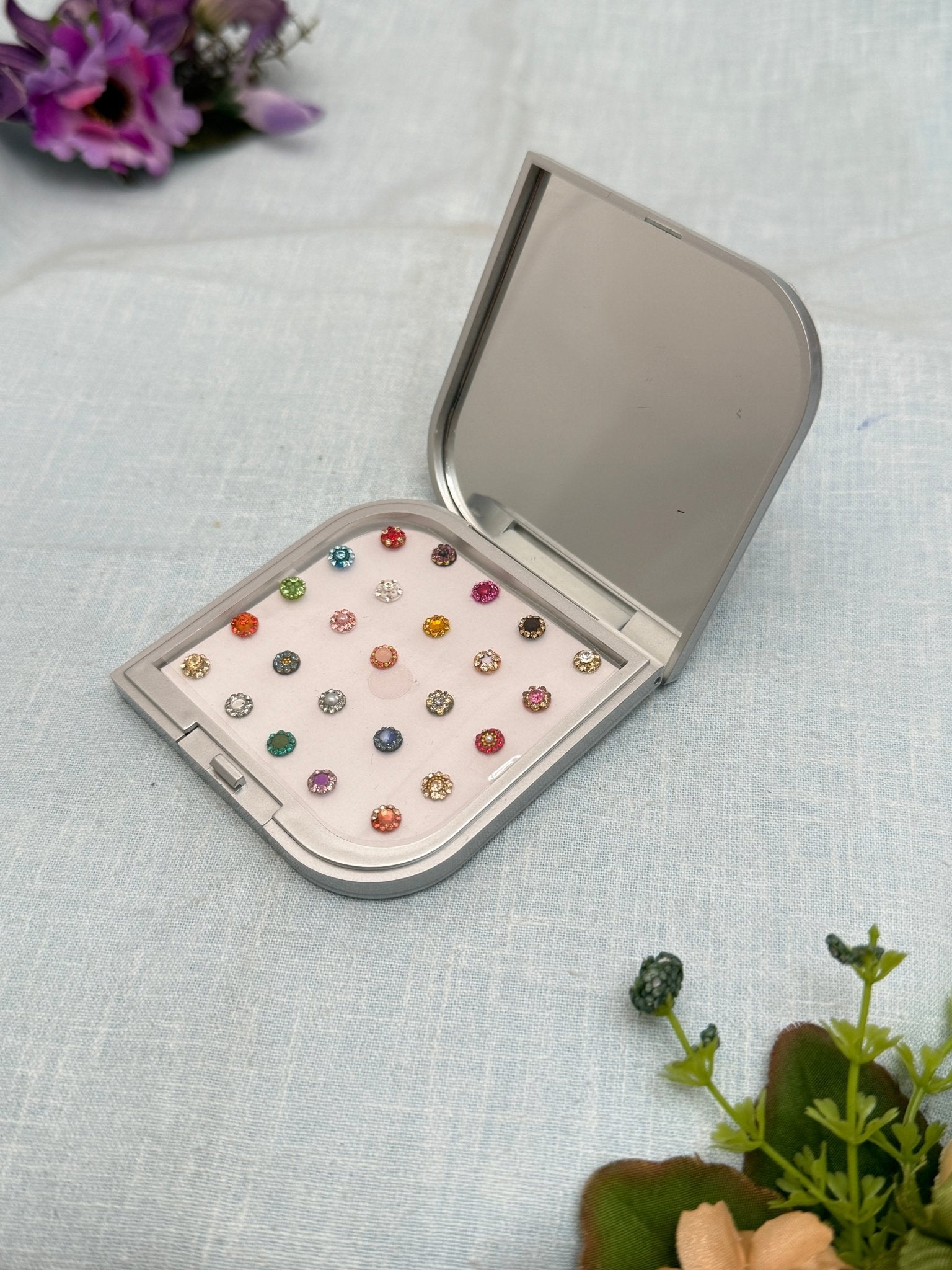 Luxurious Grand Bindi Box 315 - Mahilas