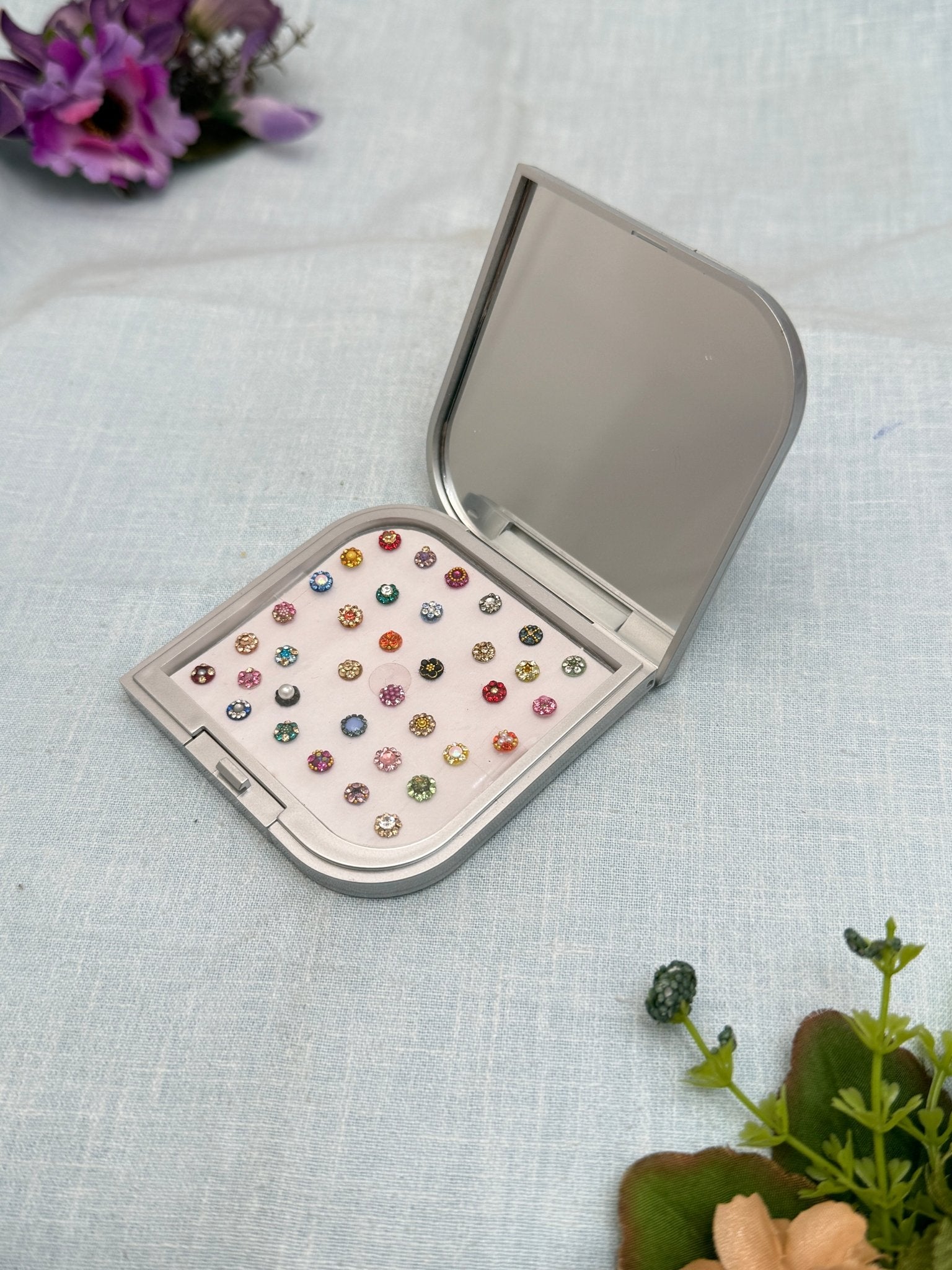 Luxurious Grand Bindi Box 317 - Mahilas