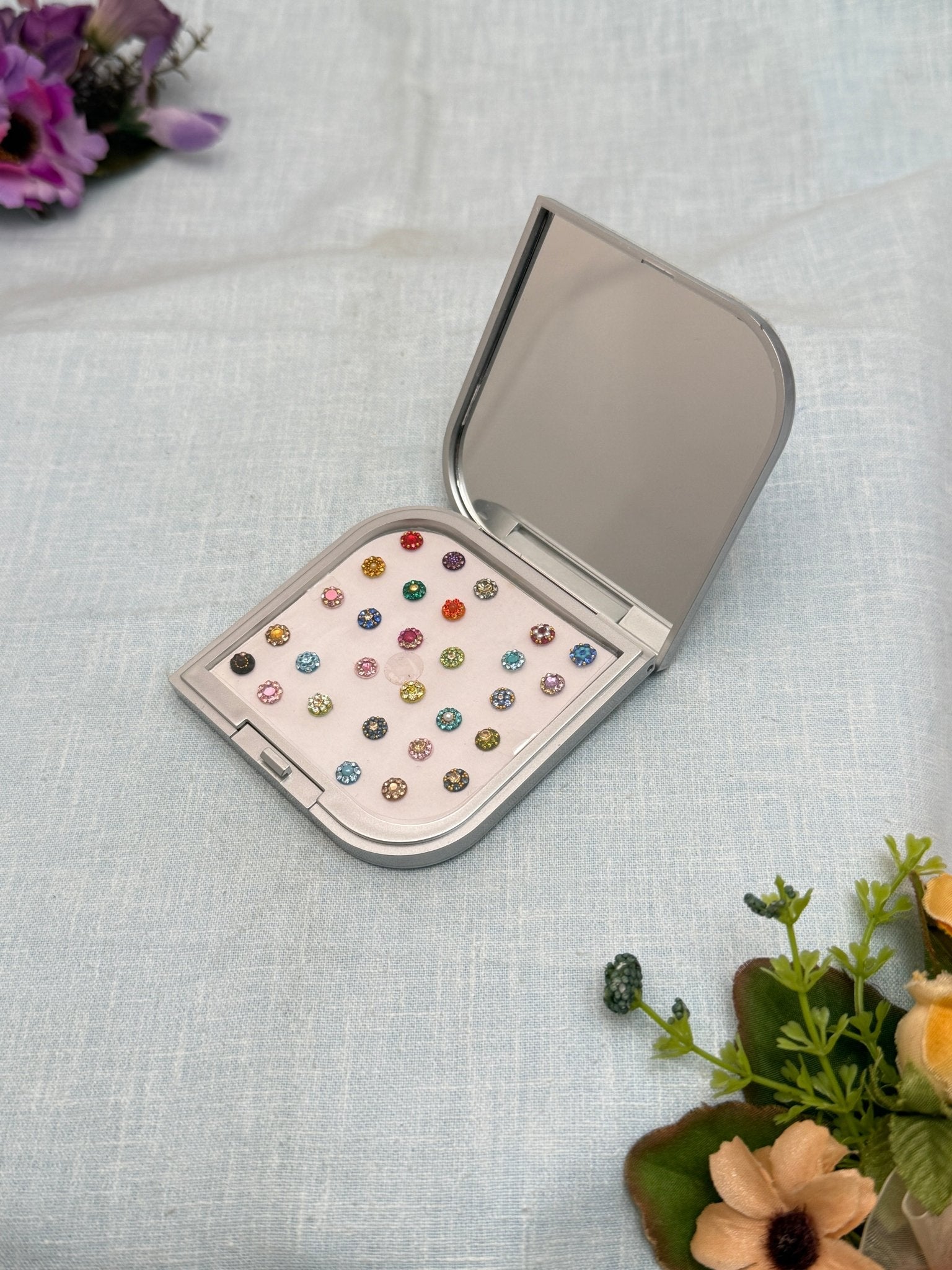 Luxurious Grand Bindi Box 345 - Mahilas