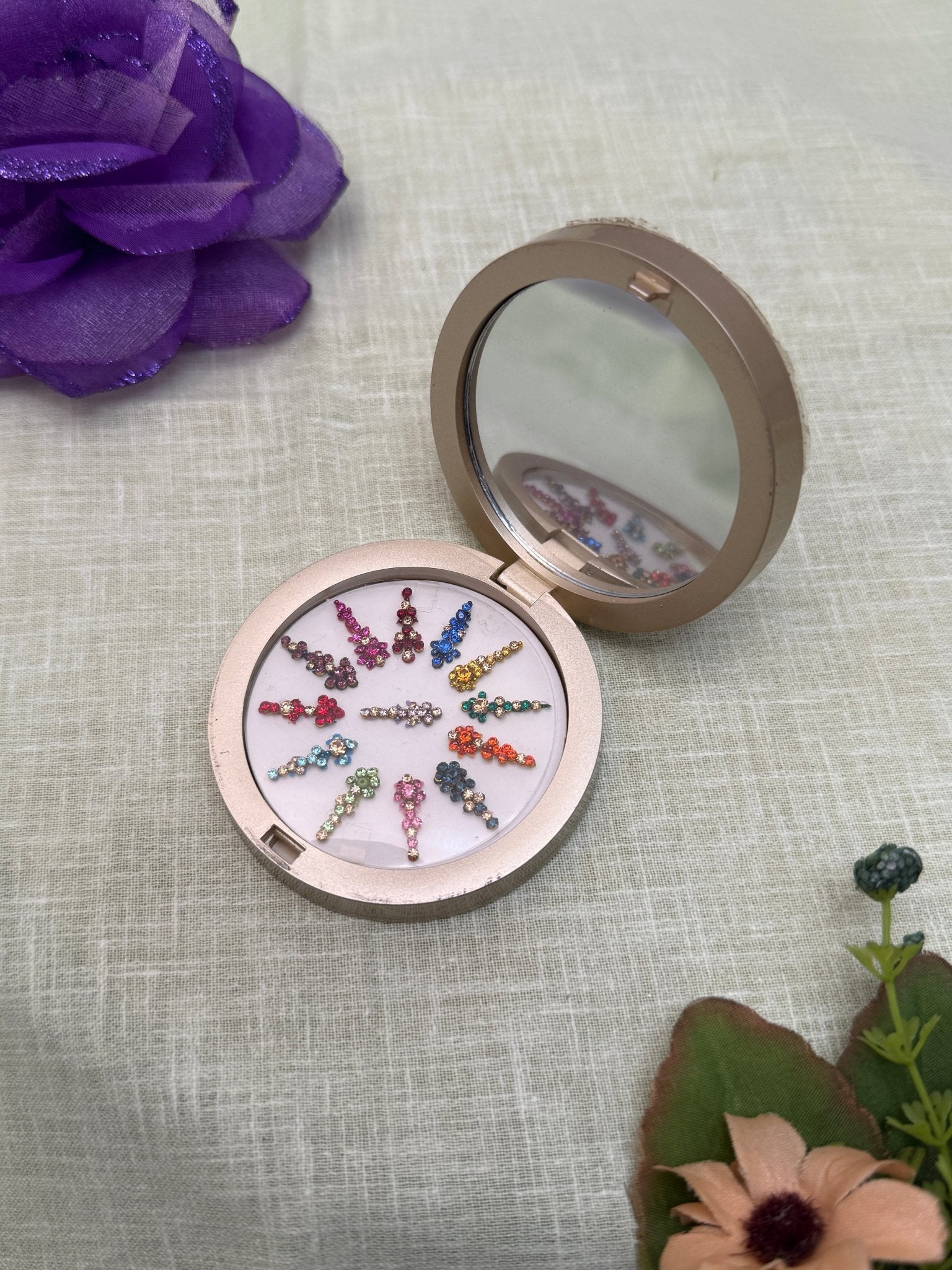 Luxurious Grand Bindi Box 59 - Mahilas