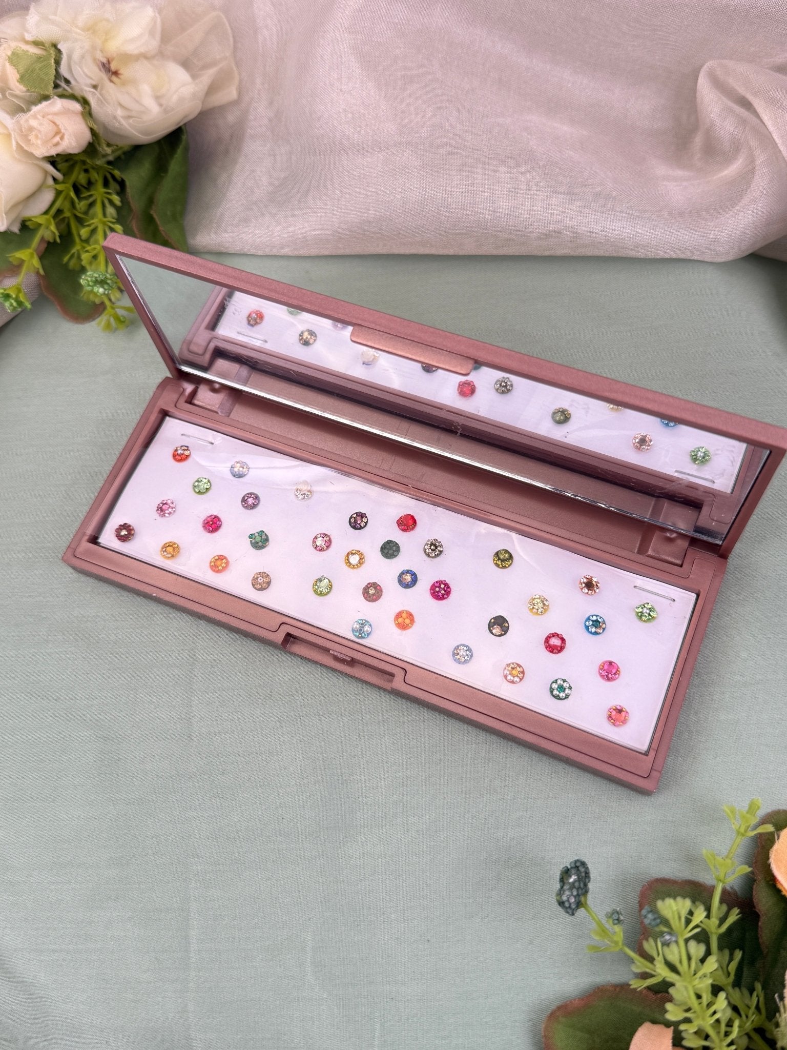 Luxurious Grand Bindi Box 602 - Mahilas