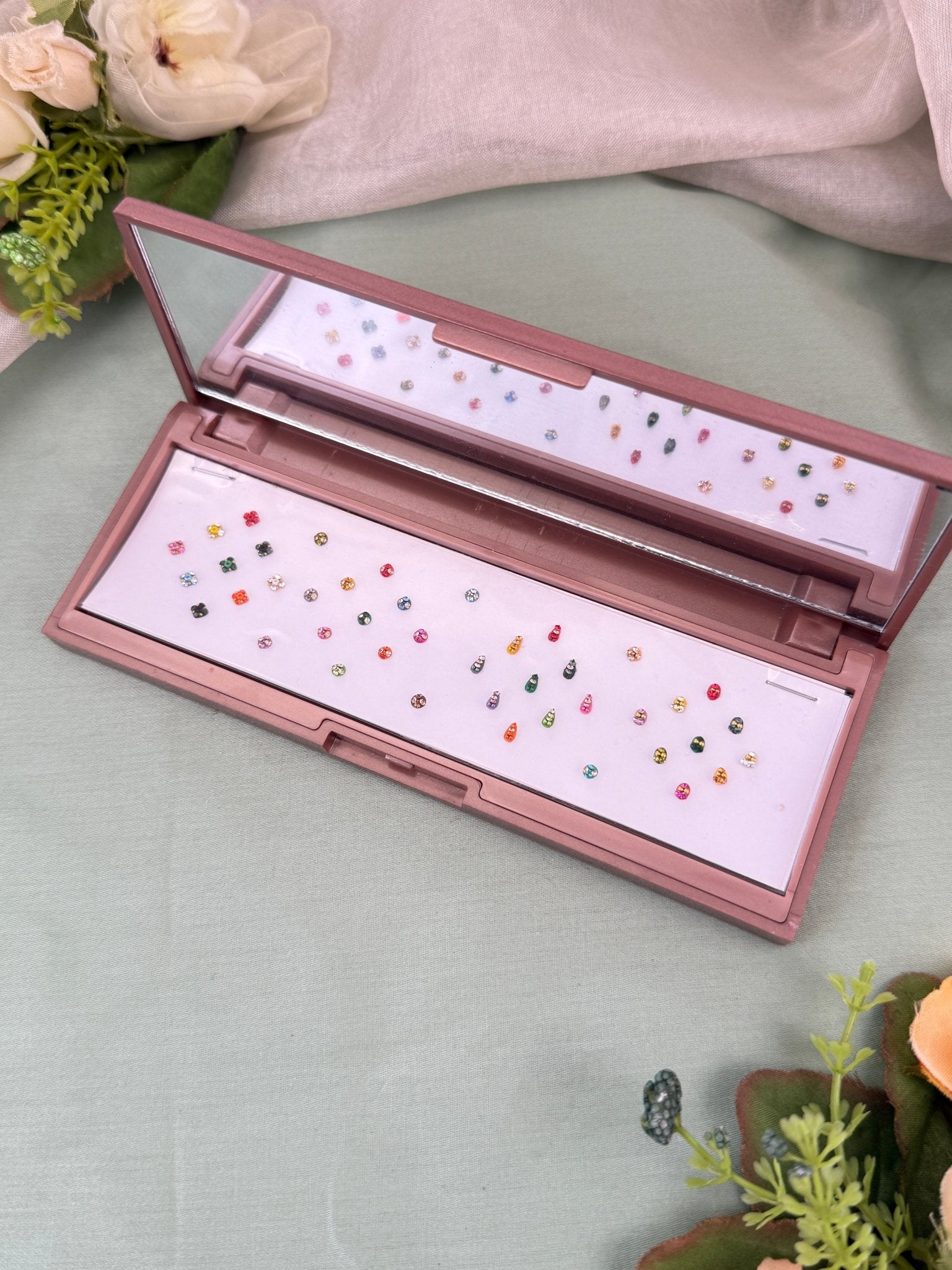 Luxurious Grand Bindi Box 615 - Mahilas