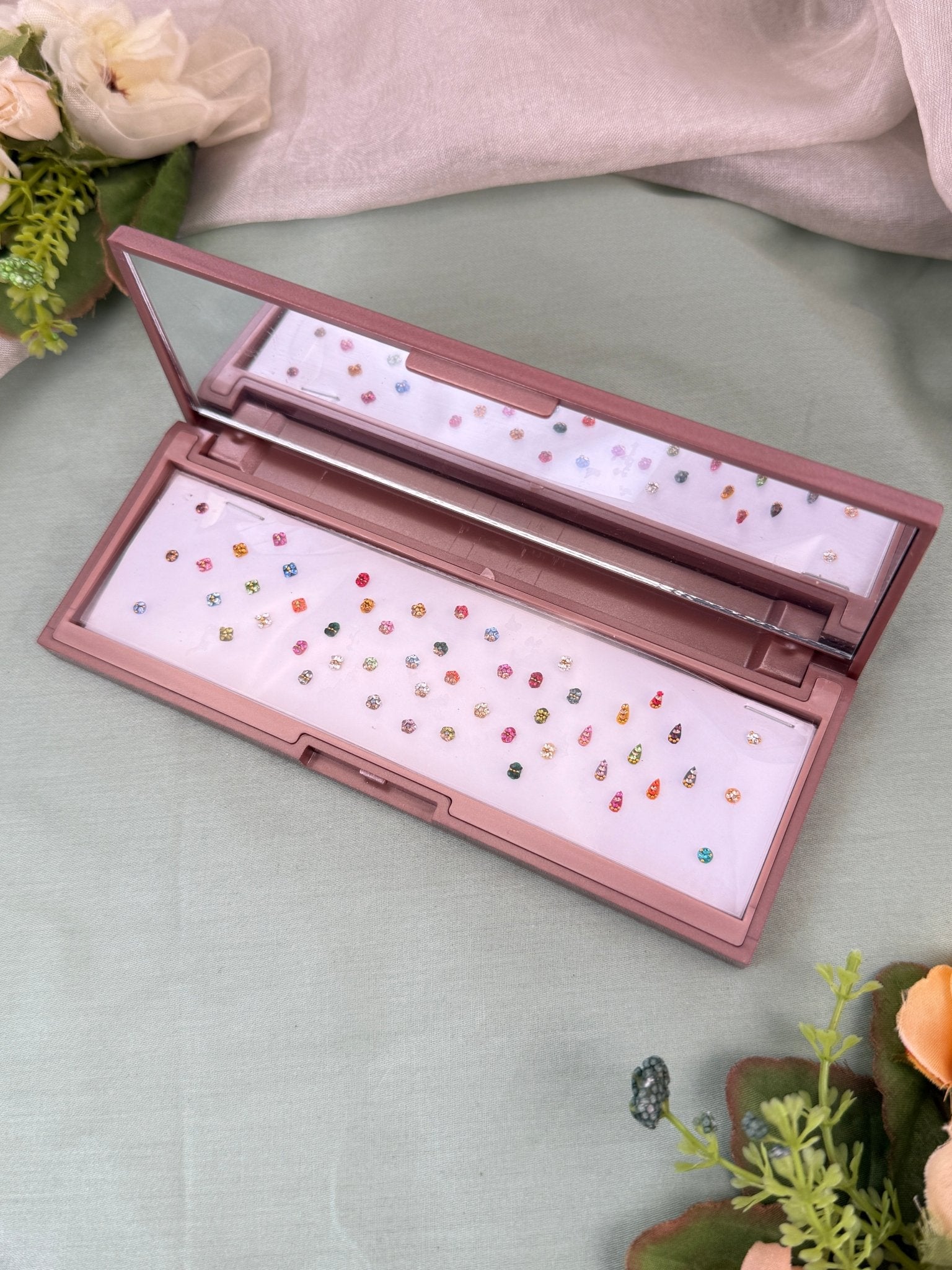 Luxurious Grand Bindi Box 616 - Mahilas