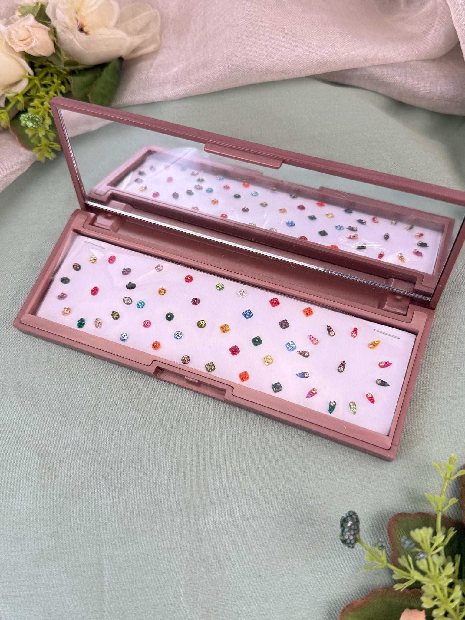 Luxurious Grand Bindi Box 618 - Mahilas