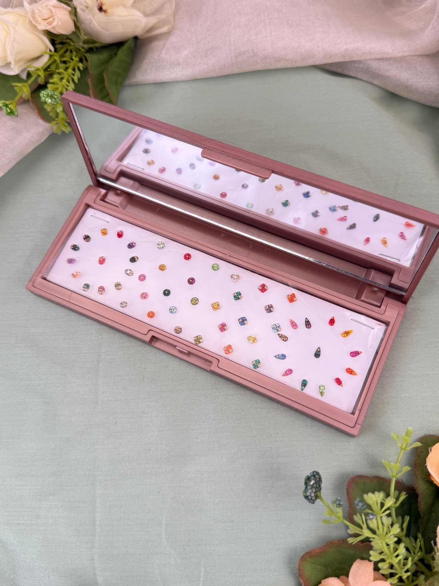 Luxurious Grand Bindi Box 621 - Mahilas