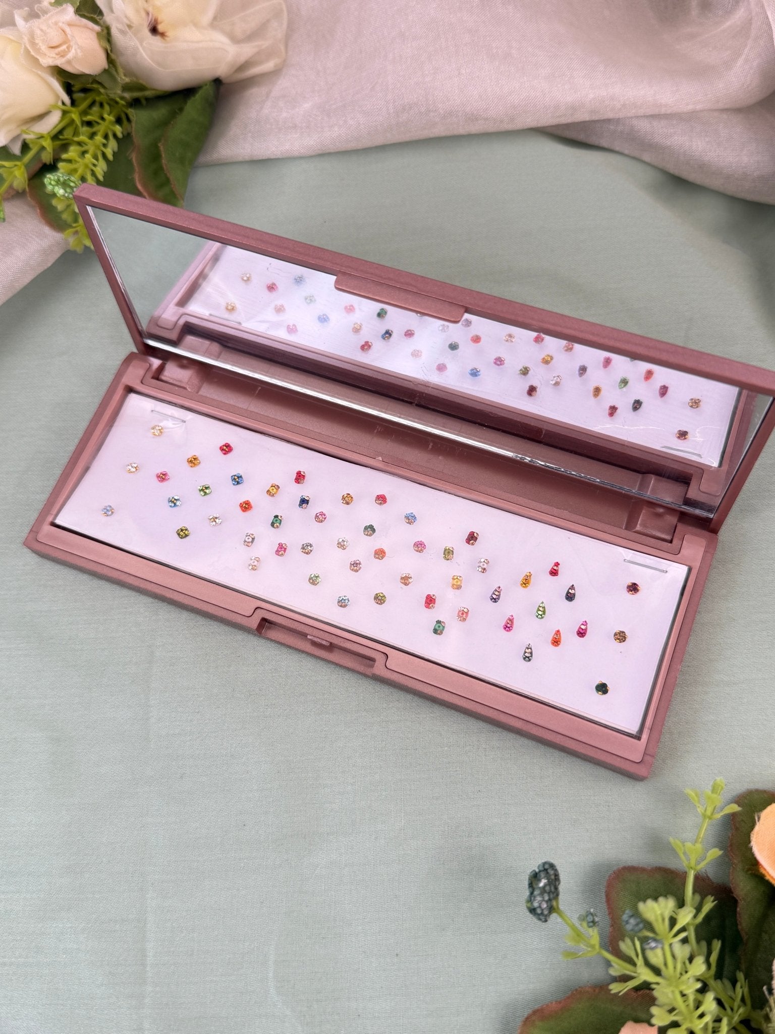 Luxurious Grand Bindi Box 622 - Mahilas