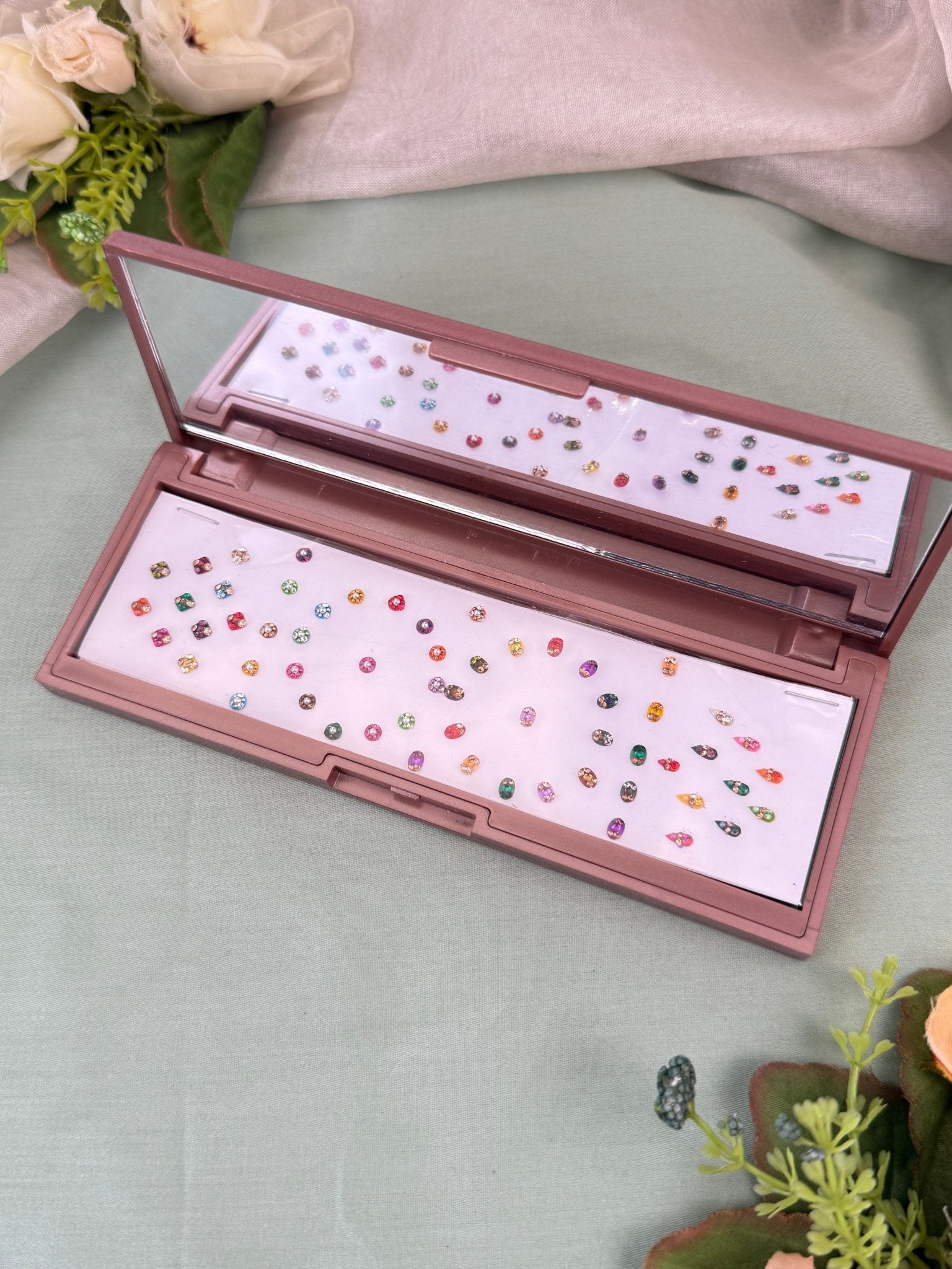 Luxurious Grand Bindi Box 623 - Mahilas