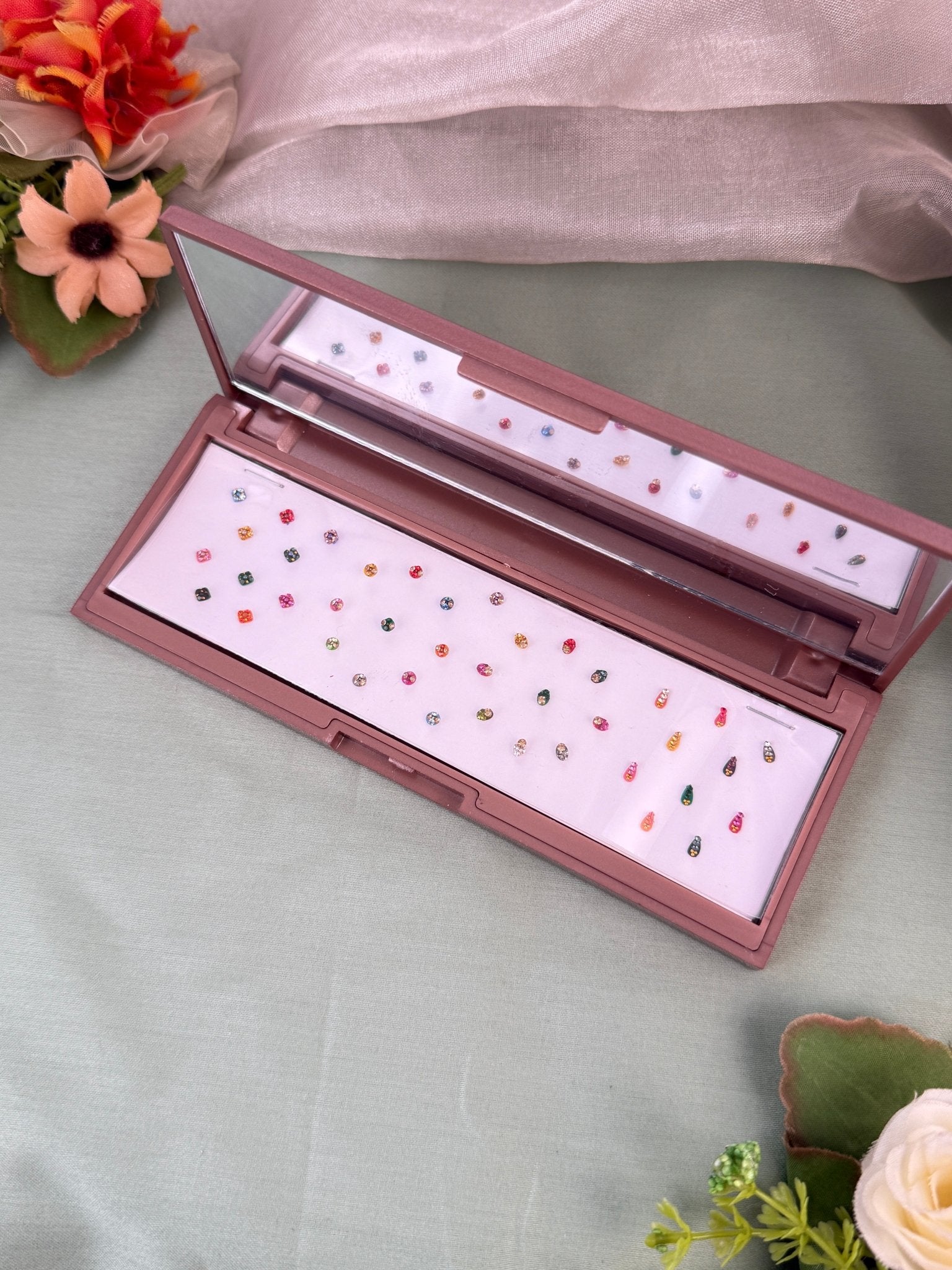 Luxurious Grand Bindi Box 650 - Mahilas