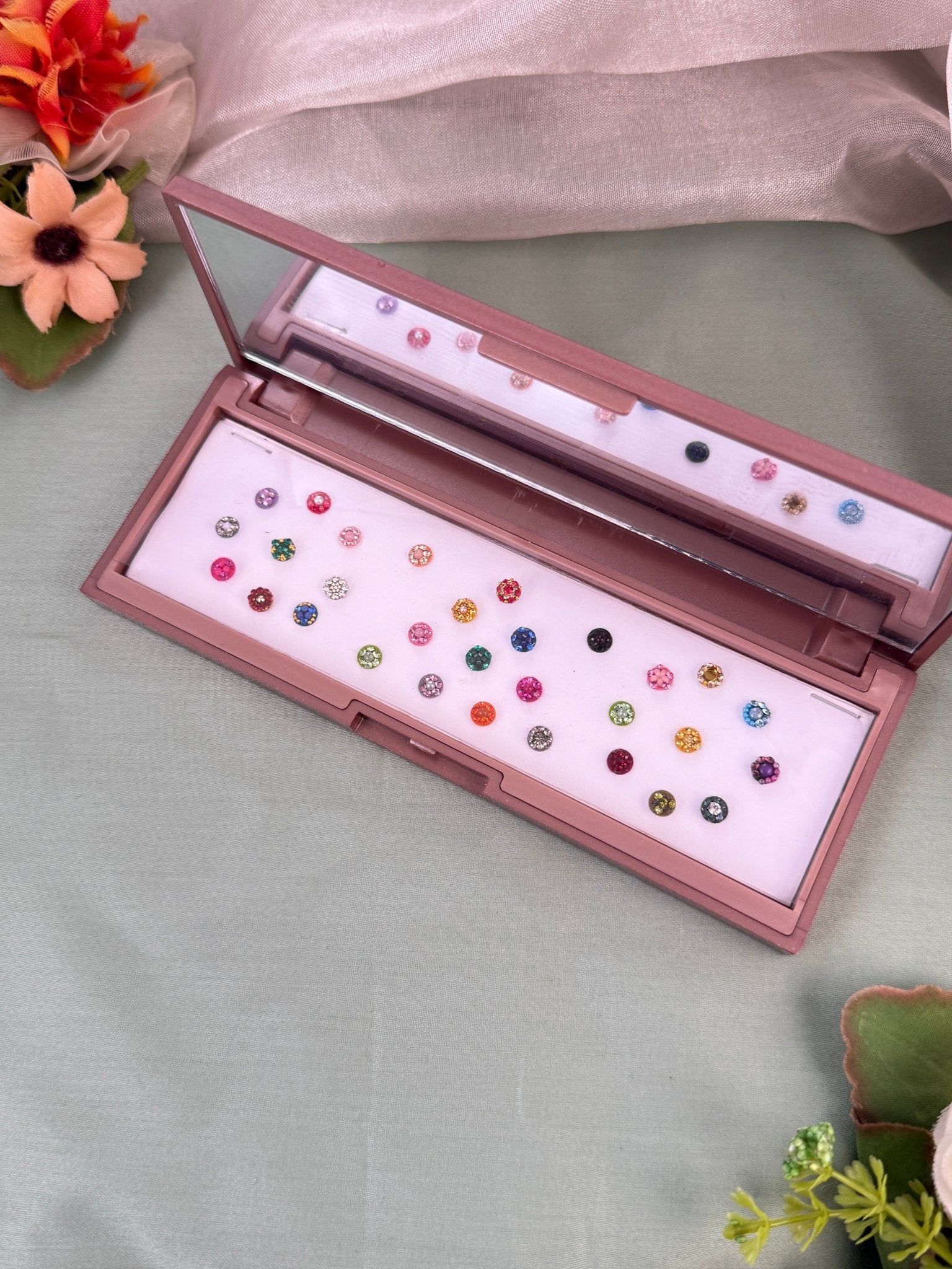 Luxurious Grand Bindi Box 652 - Mahilas