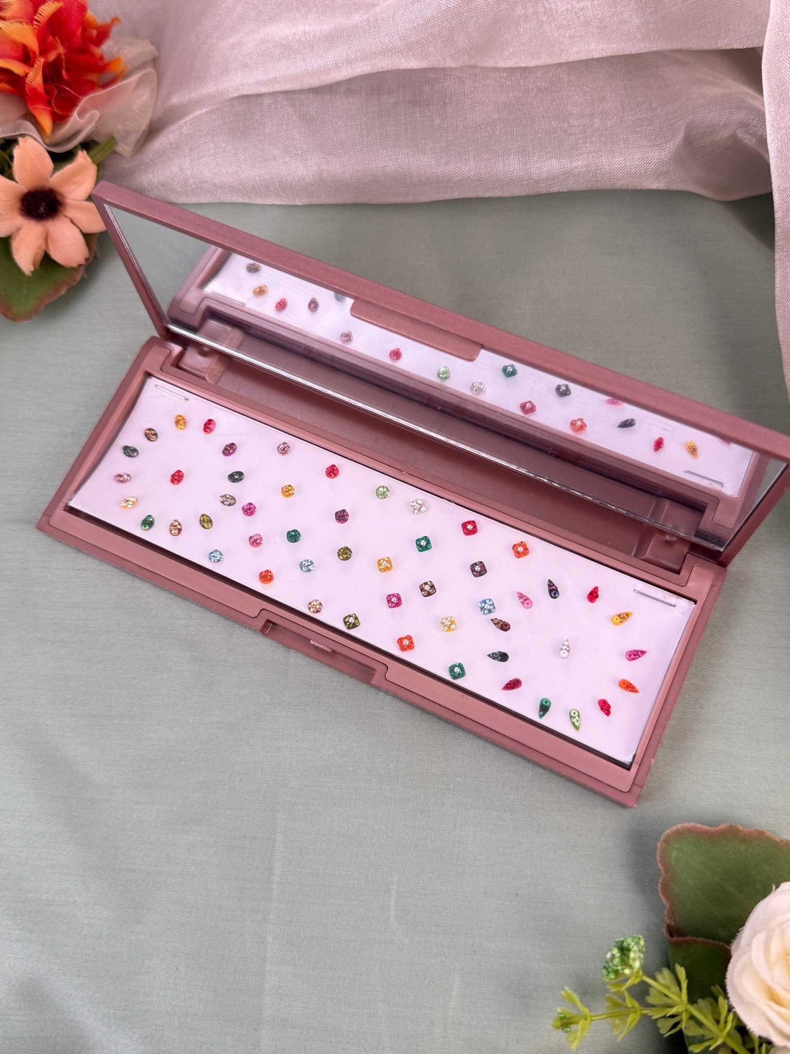 Luxurious Grand Bindi Box 654 - Mahilas