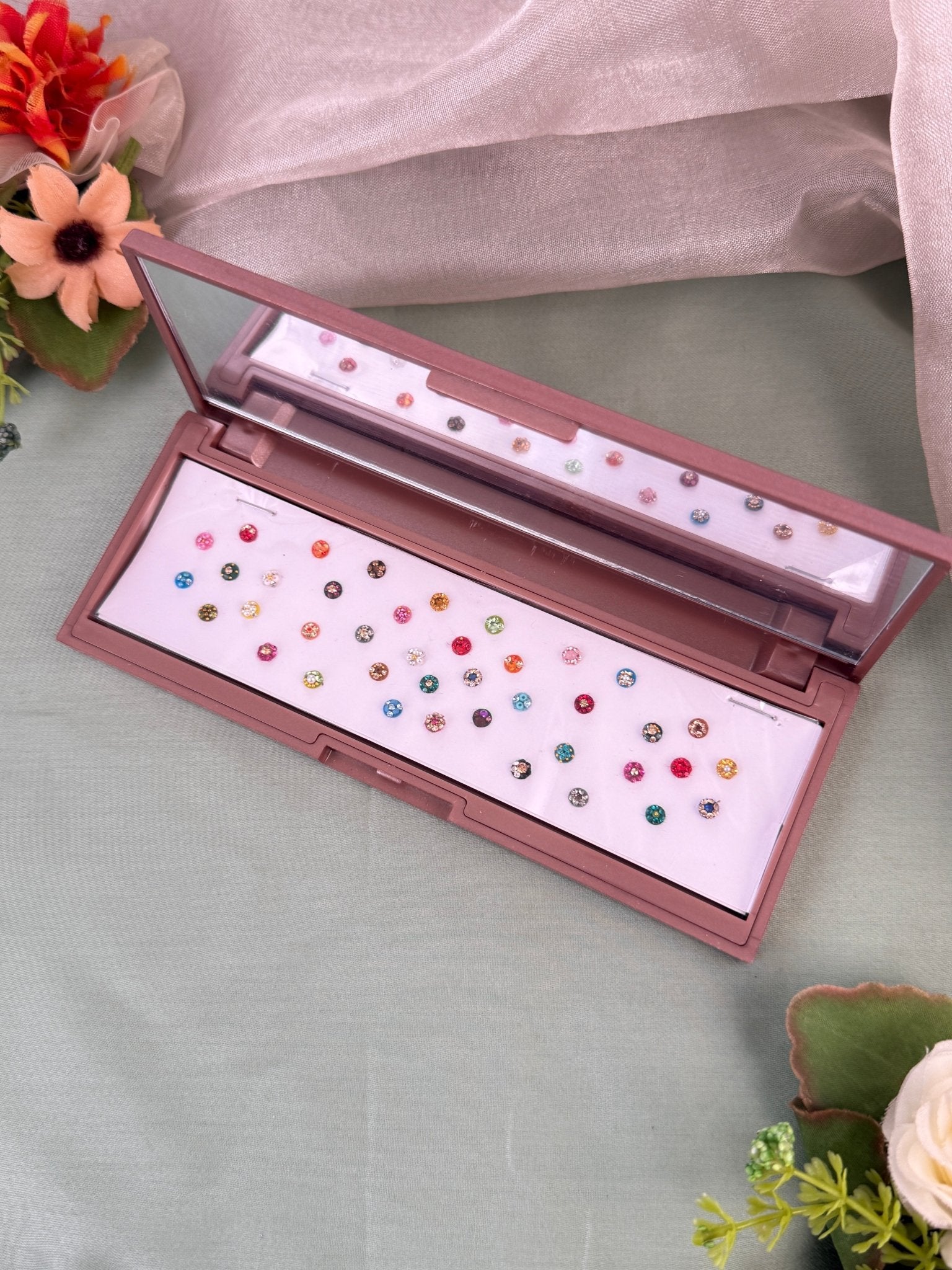 Luxurious Grand Bindi Box 661 - Mahilas