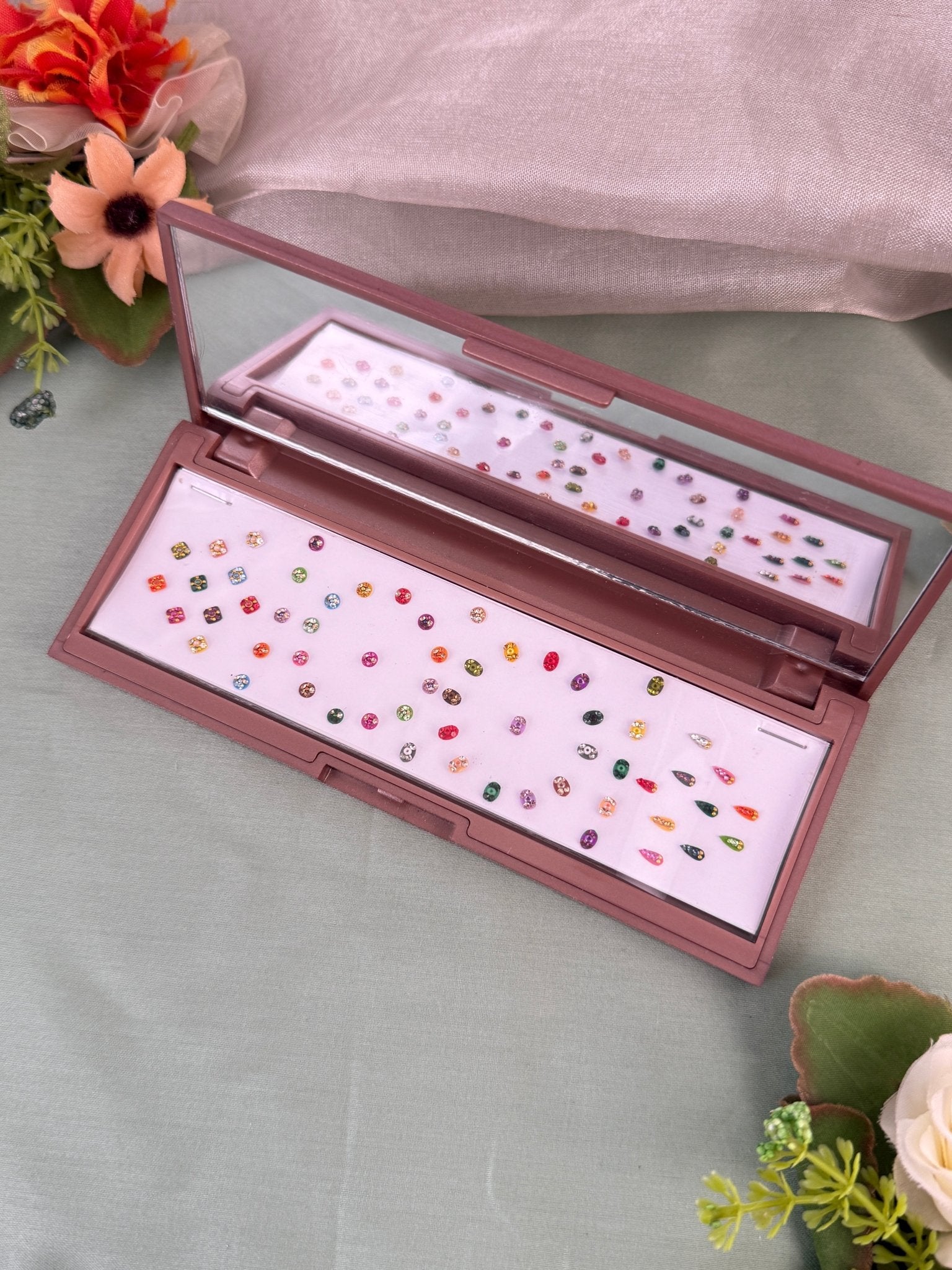 Luxurious Grand Bindi Box 668 - Mahilas