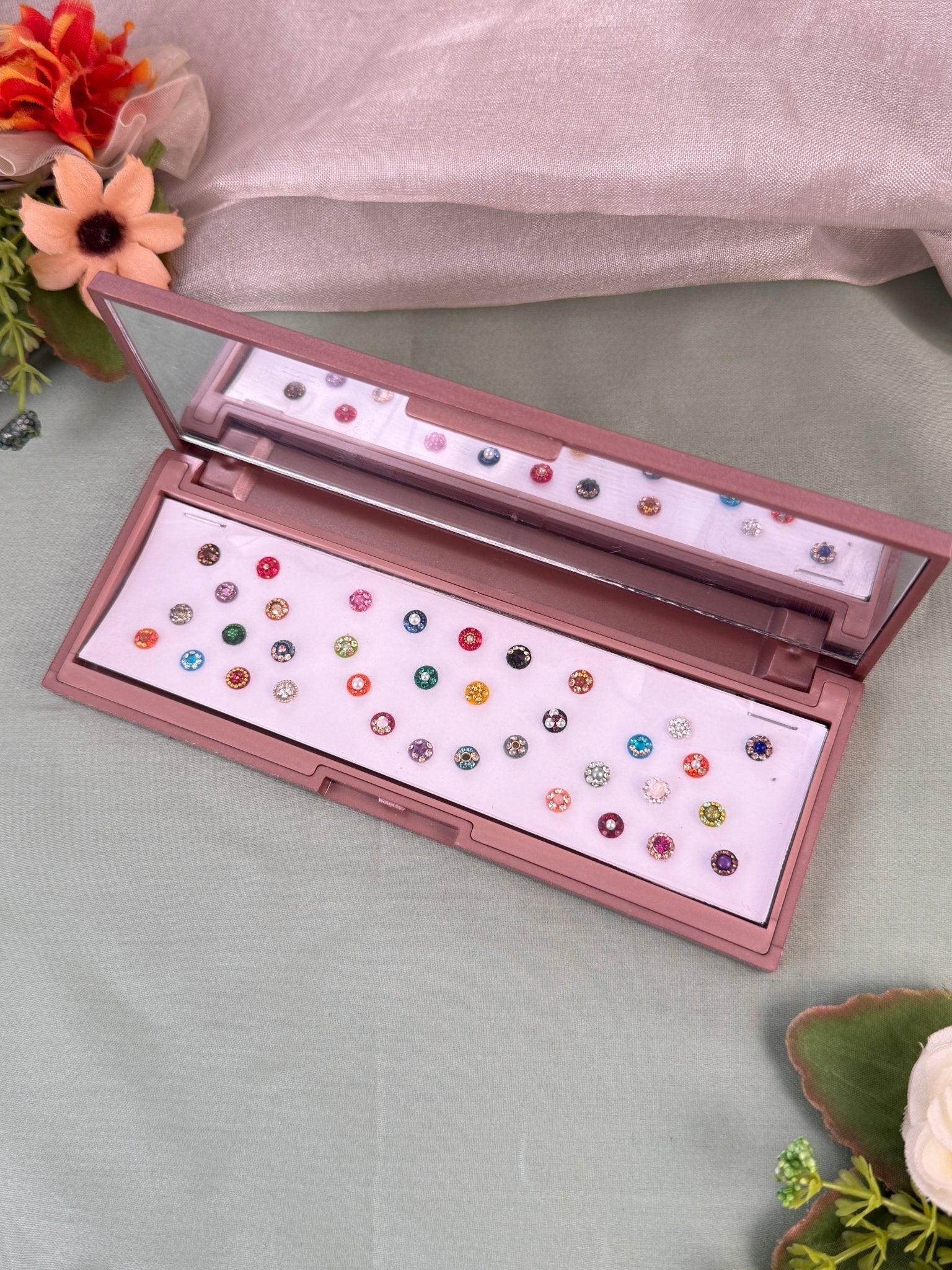 Luxurious Grand Bindi Box 669 - Mahilas