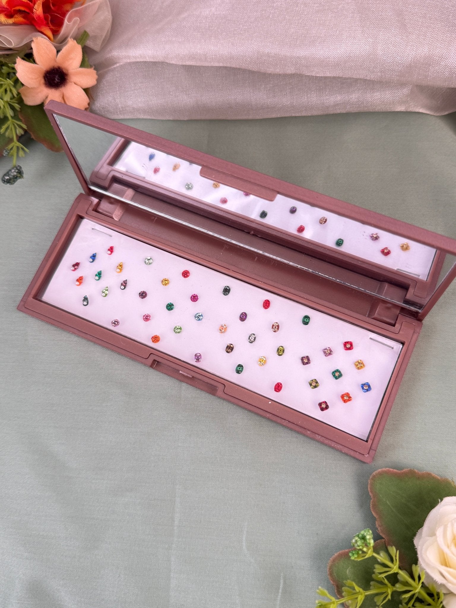 Luxurious Grand Bindi Box 675 - Mahilas