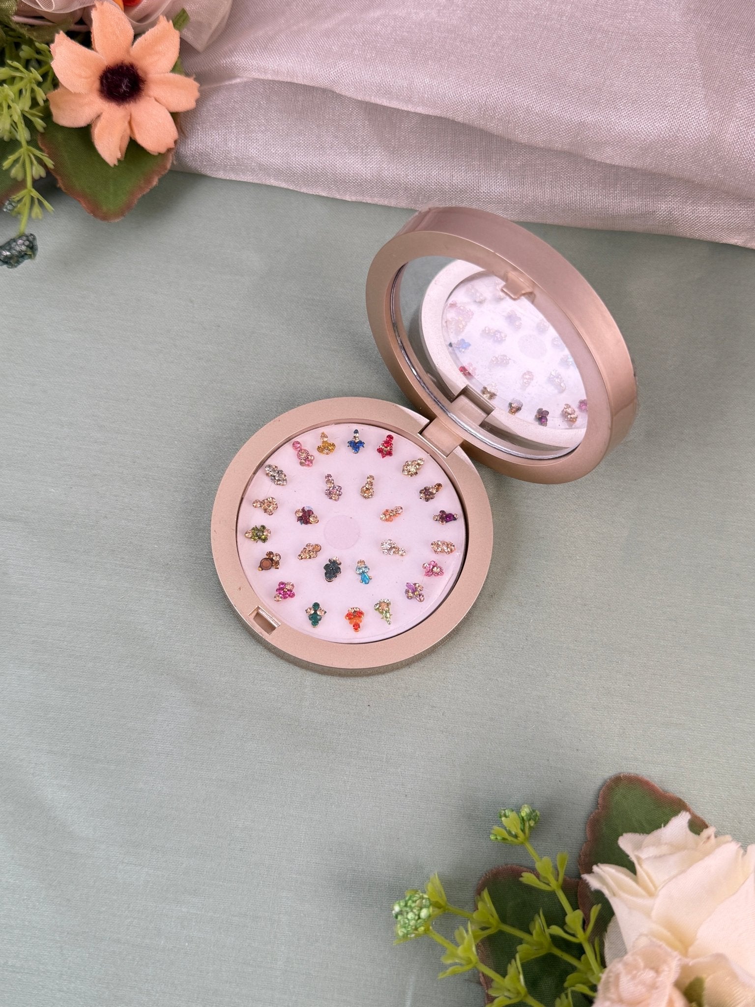 Luxurious Grand Bindi Box 709 - Mahilas