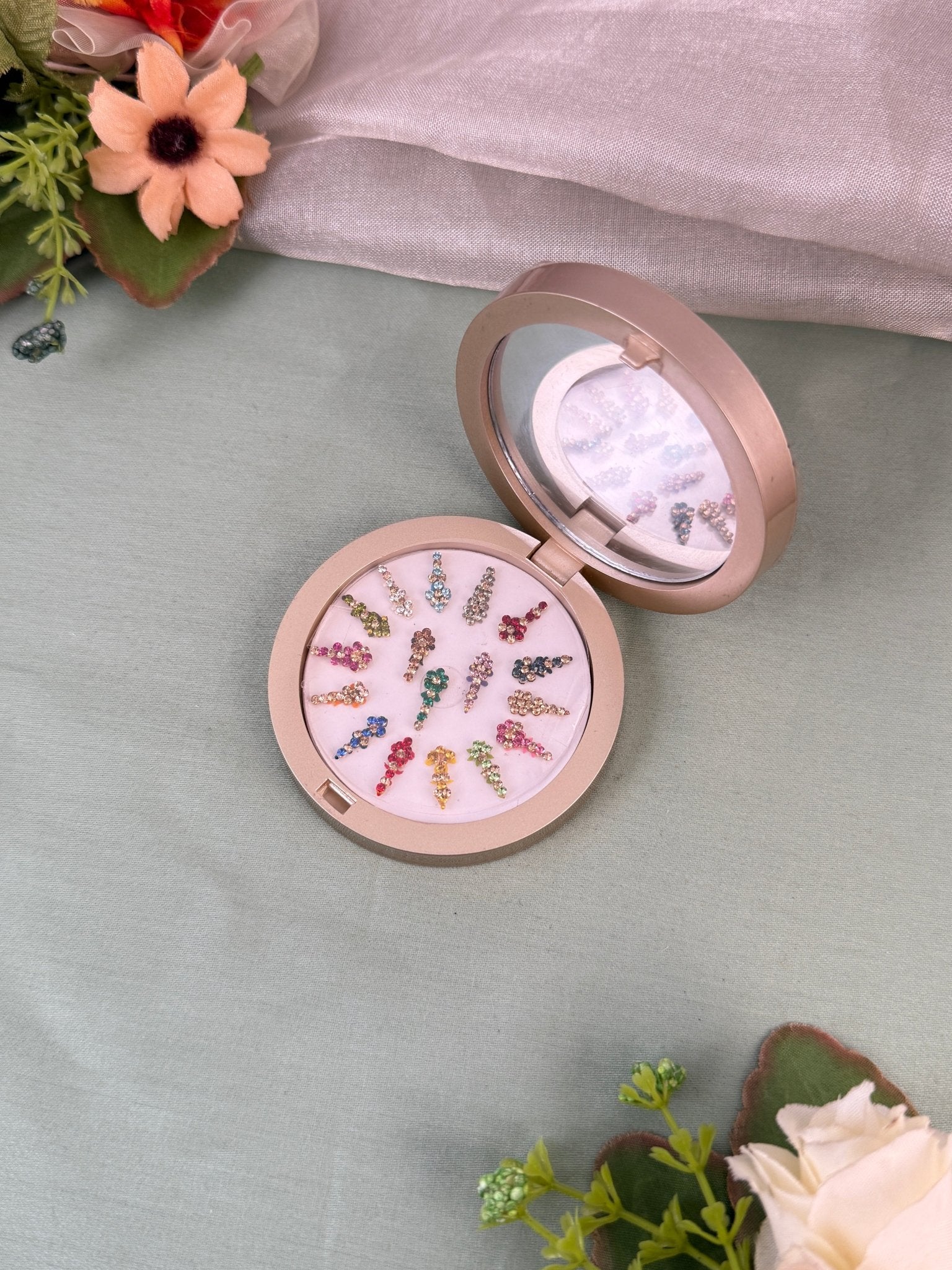 Luxurious Grand Bindi Box 712 - Mahilas