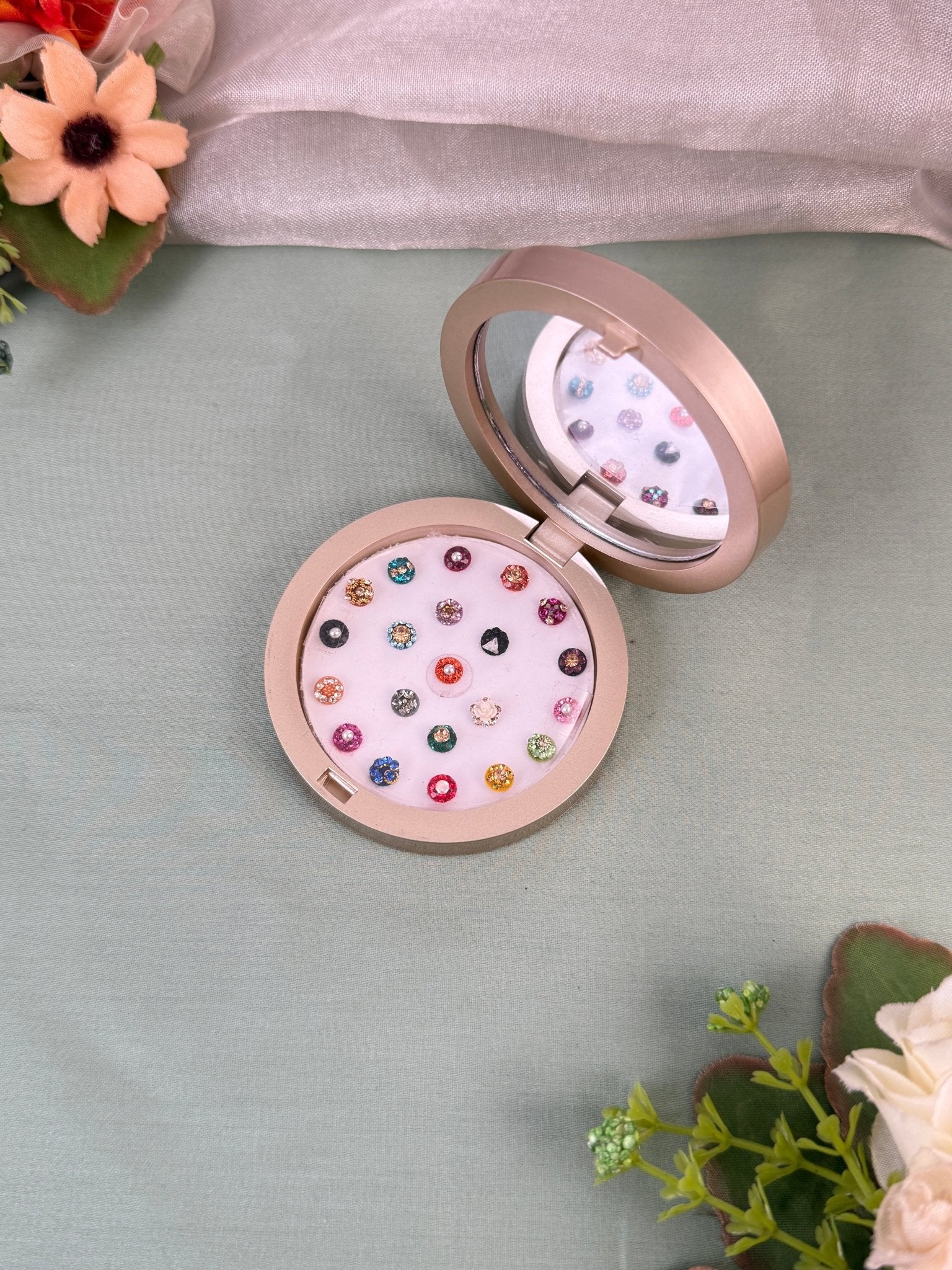 Luxurious Grand Bindi Box 719 - Mahilas