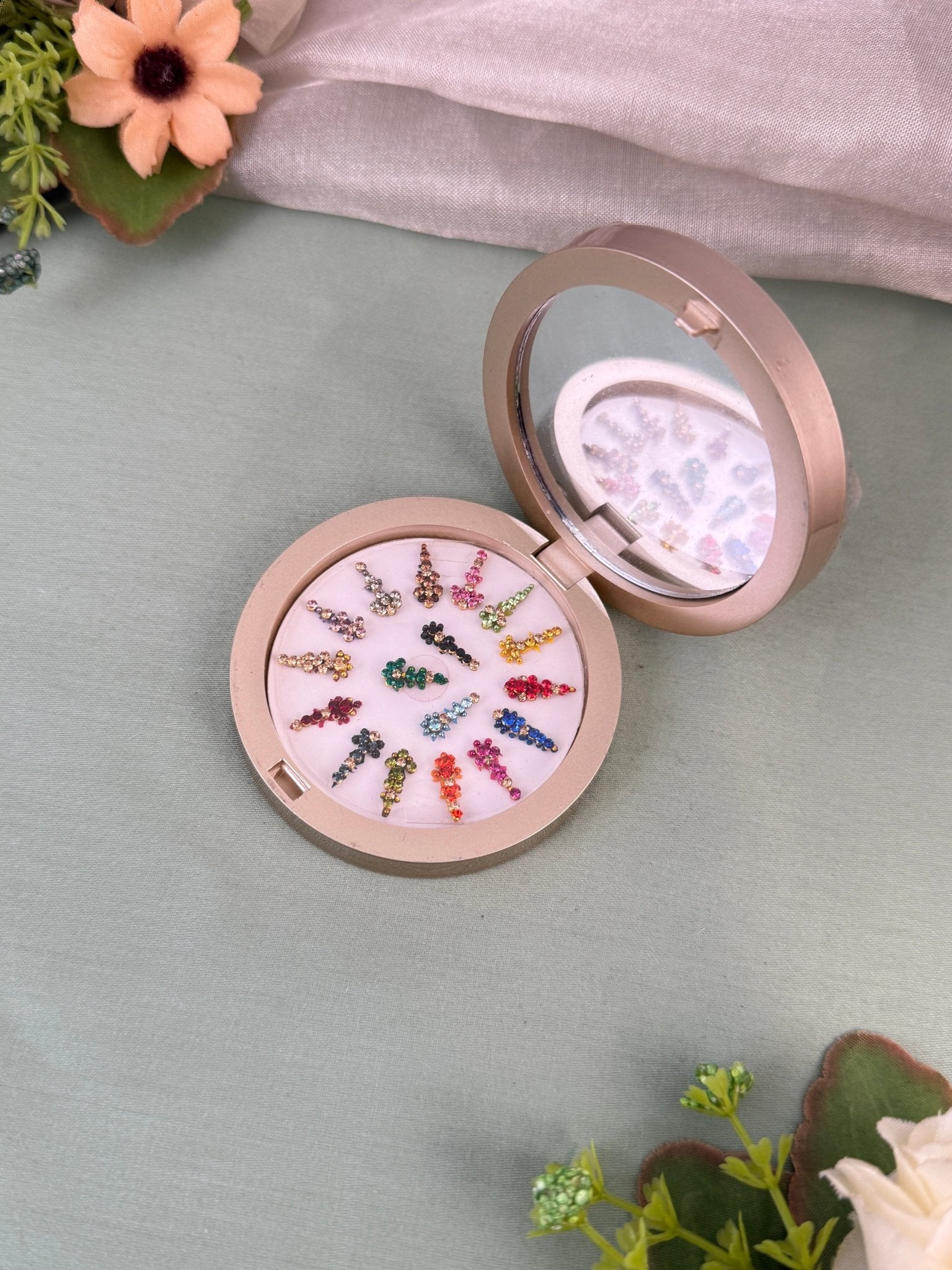 Luxurious Grand Bindi Box 739 - Mahilas