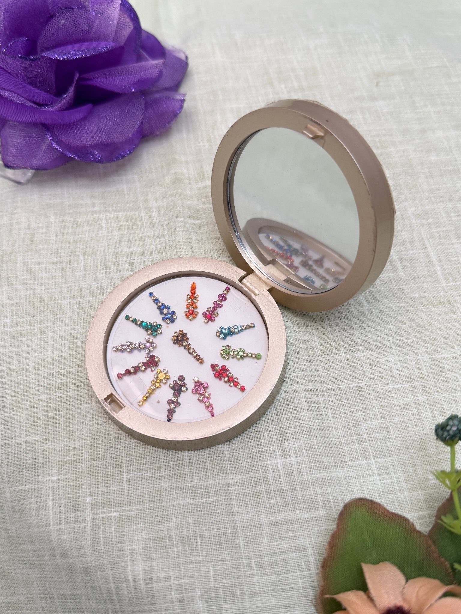 Luxurious Grand Bindi Box 77 - Mahilas