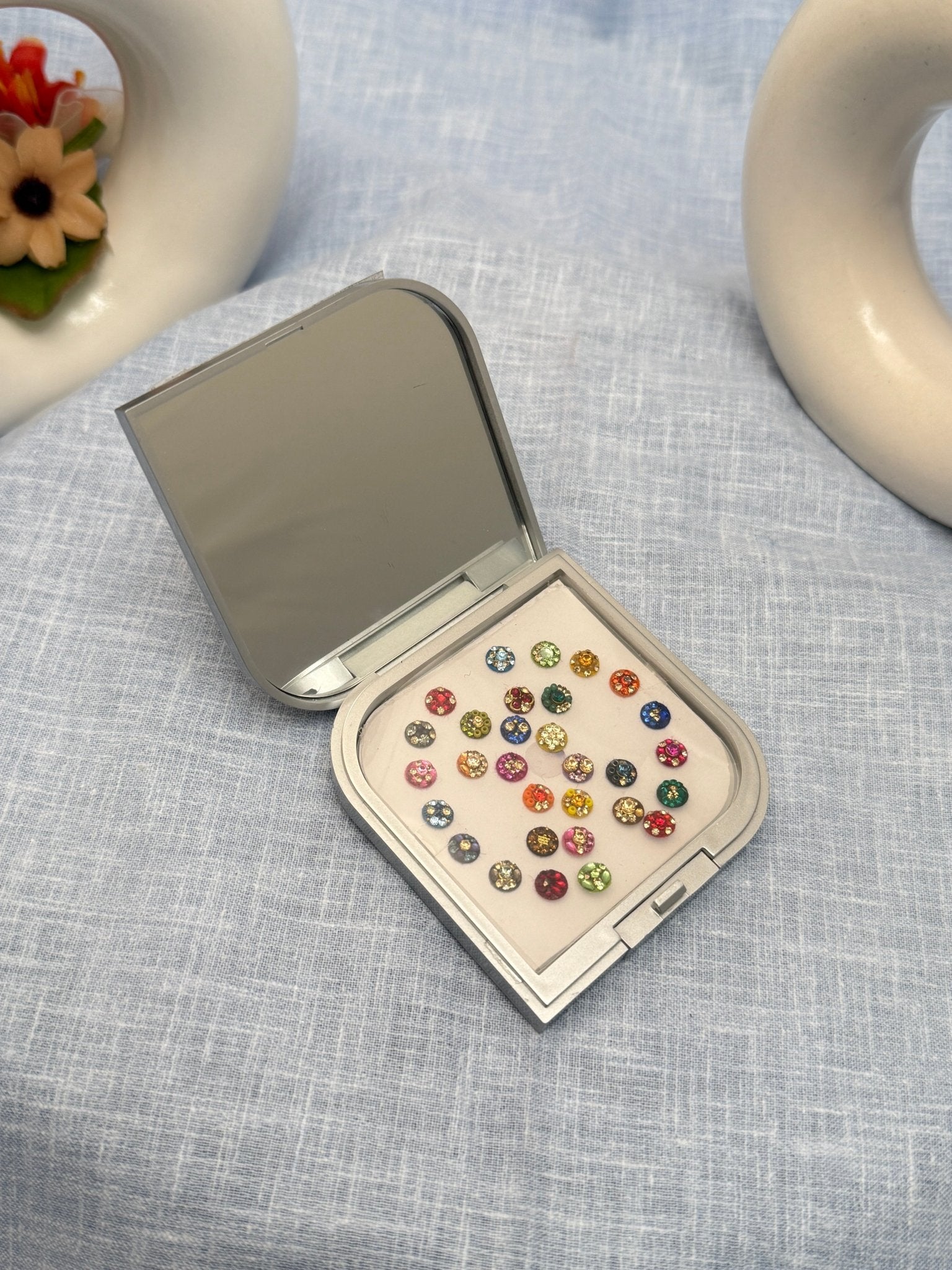 Luxurious Grand Bindi Box 85 - Mahilas