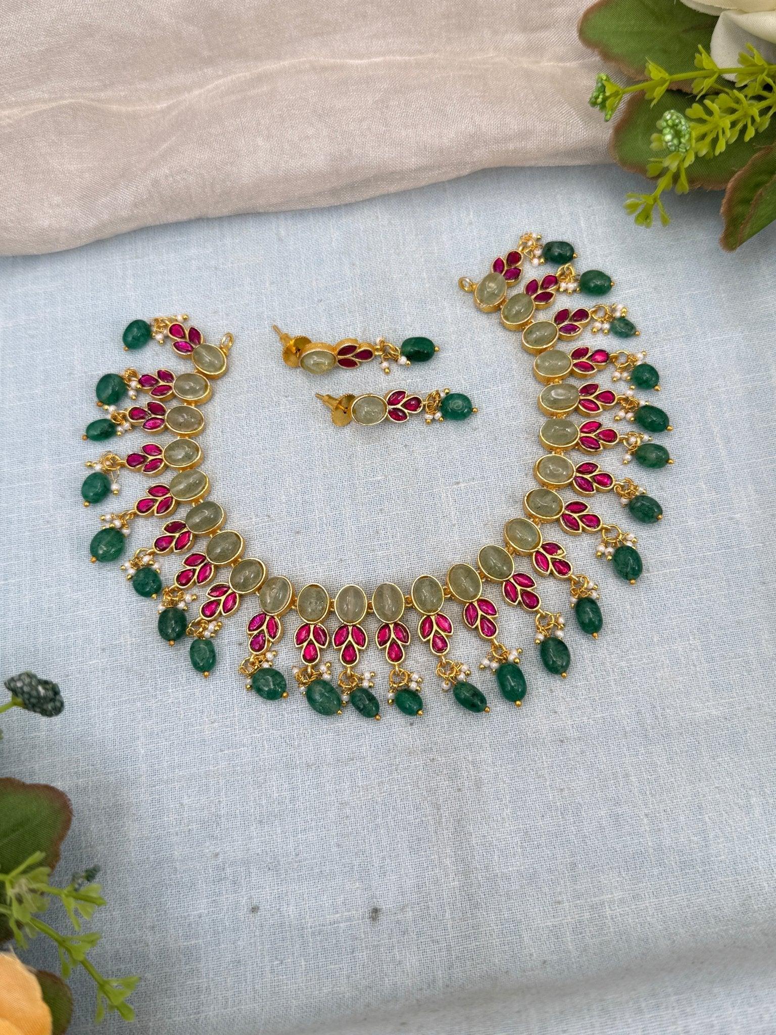 Luxurious Jadau Kundan Choker Style Necklace Set 586 - Mahilas