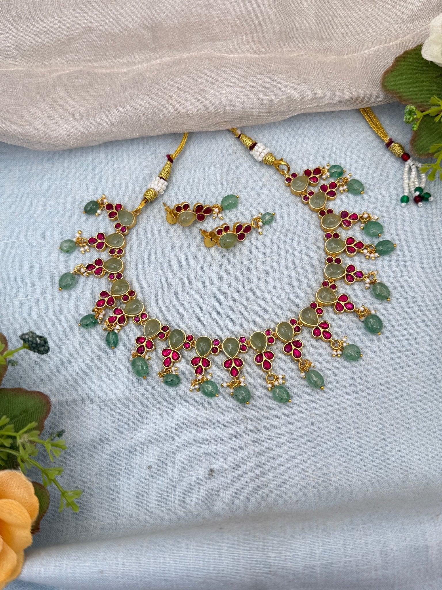 Luxurious Jadau Kundan Choker Style Necklace Set 587 - Mahilas