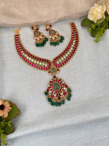 Luxurious Jadau Kundan Hasli Style Short Necklace Set 613 - Mahilas