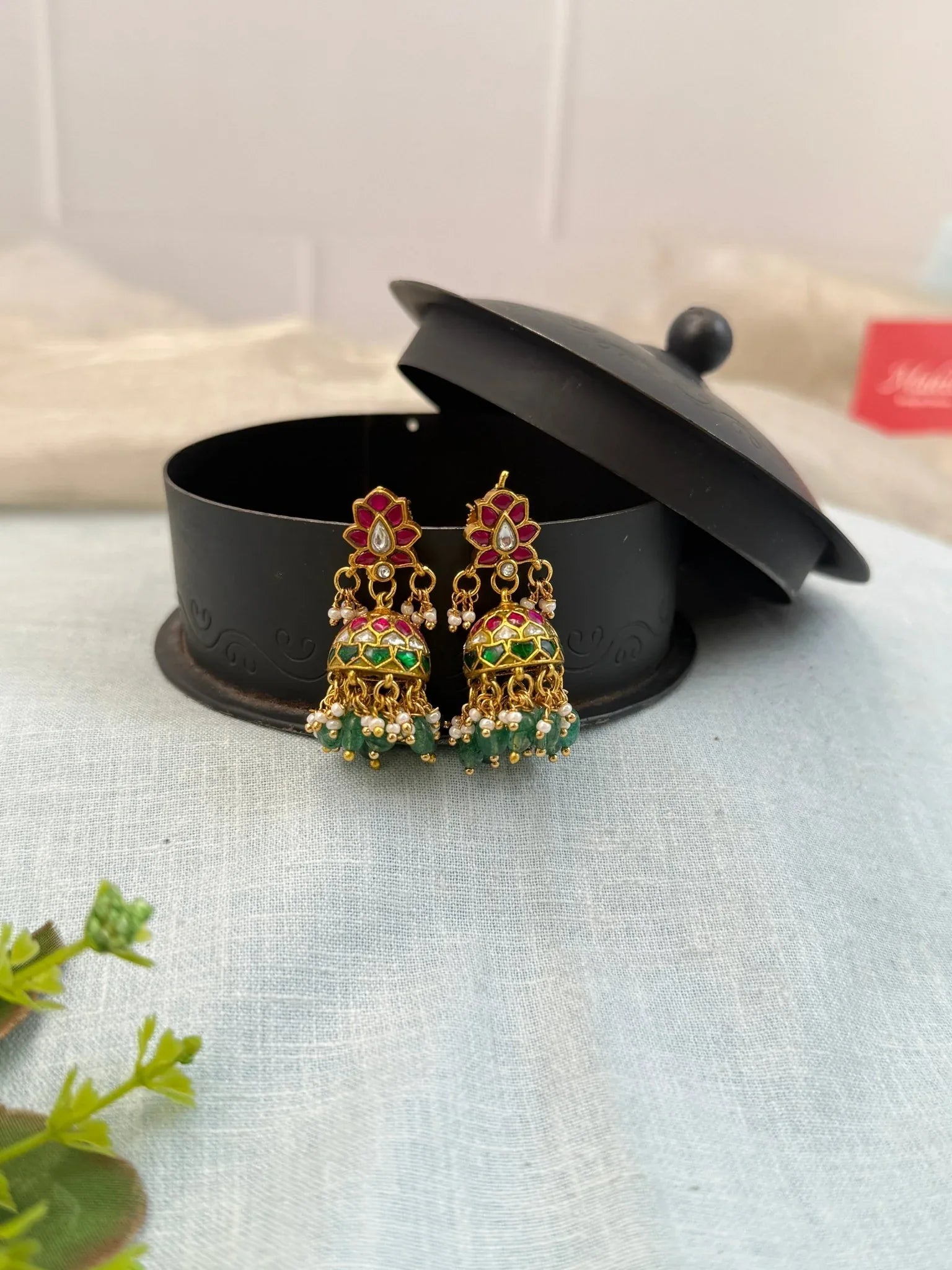 Luxurious Jadau Kundan Jhumka Earrings 0495 - Mahilas