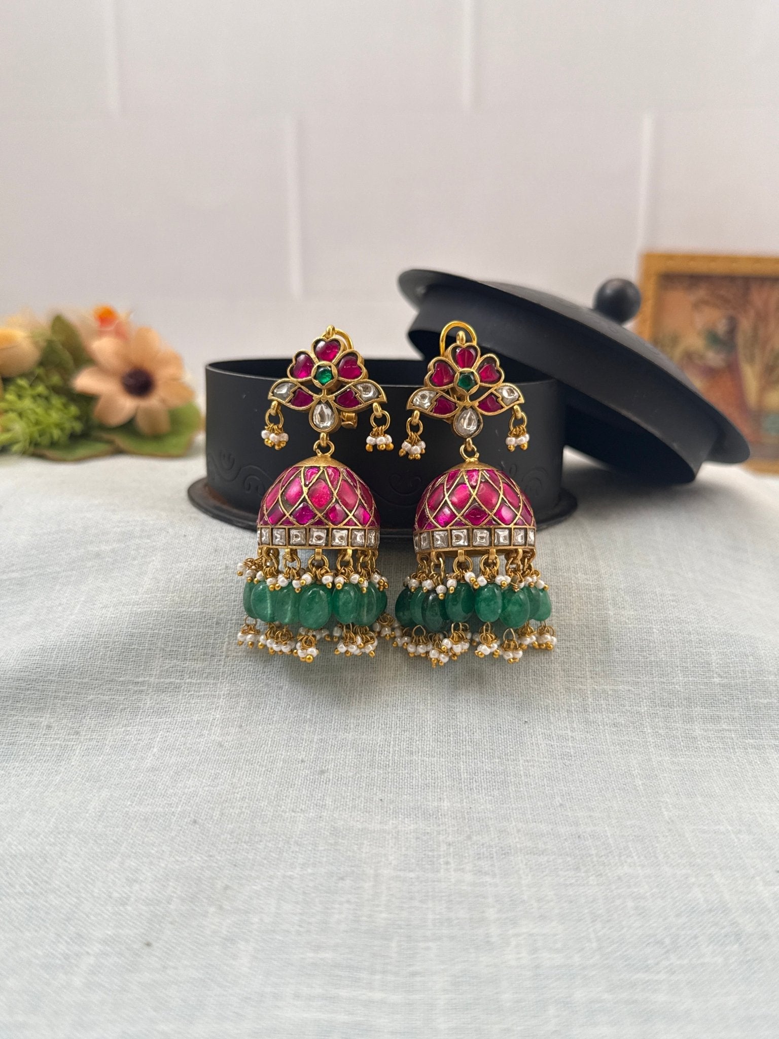 Luxurious Jadau Kundan Jhumka Earrings 0580 - Mahilas