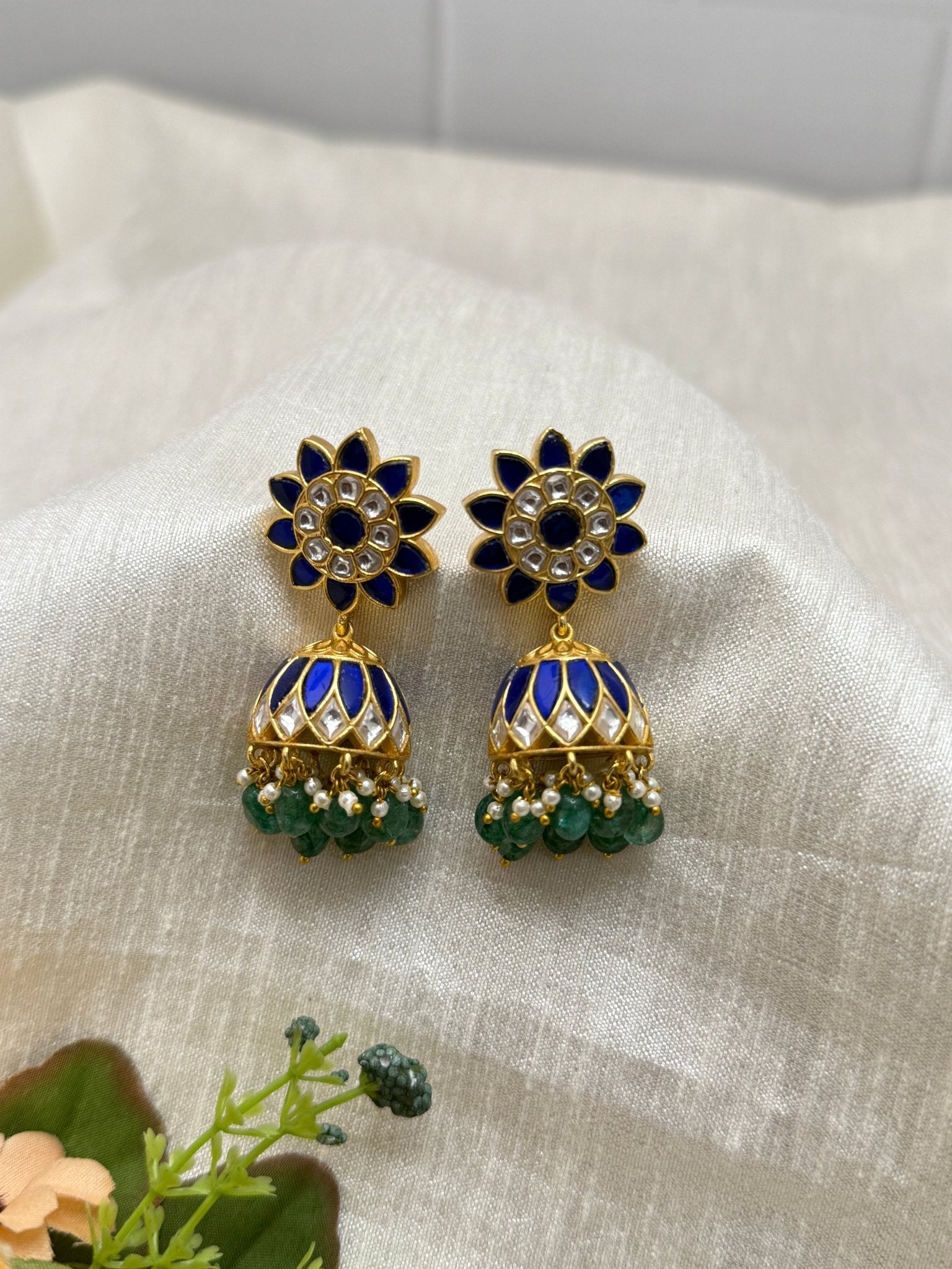 Luxurious Jadau Kundan Jhumka Earrings 1208 - Mahilas