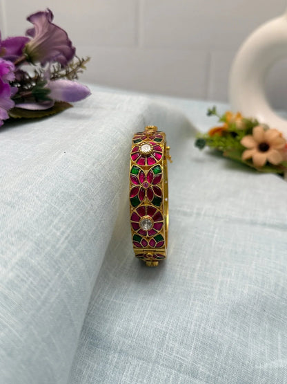 Luxurious Jadau Kundan Kada Bangle 1140 - Mahilas